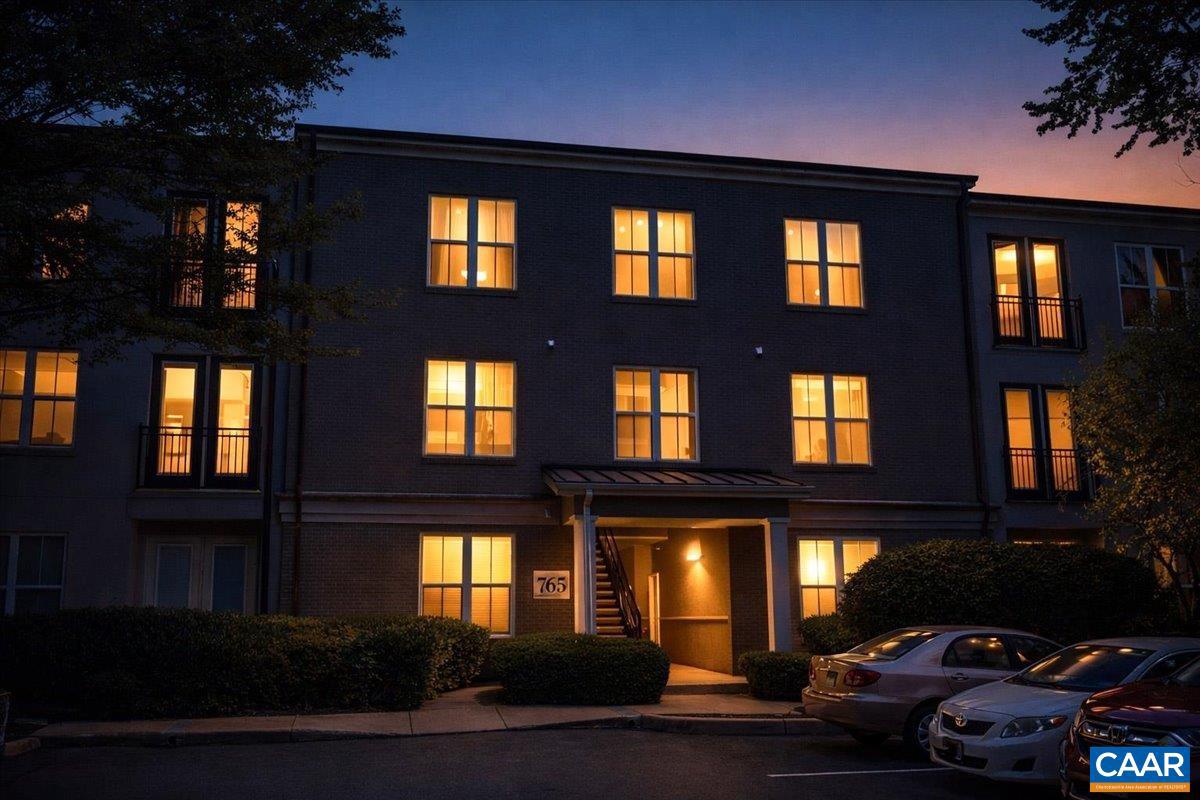 WALKER SQUARE CONDOS - Residential