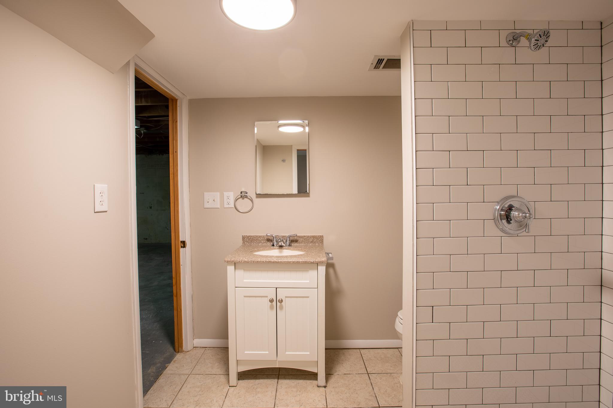 NEW CARROLLTON - Residential Lease