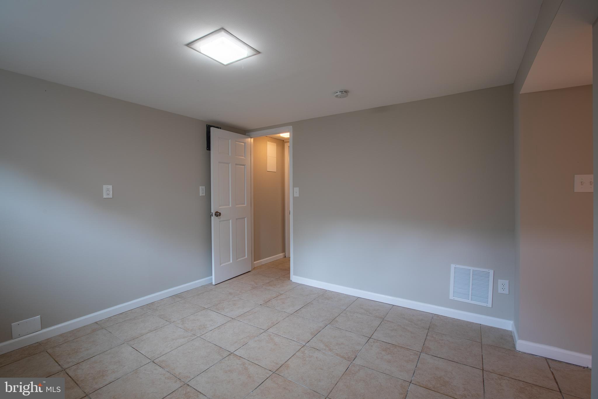 NEW CARROLLTON - Residential Lease