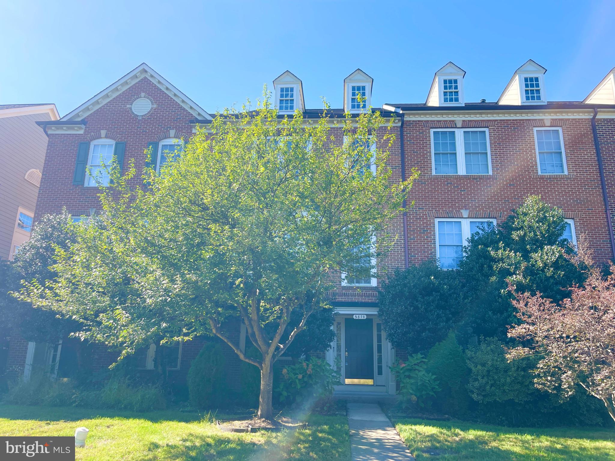3870 CARRIAGE HILL DRIVE