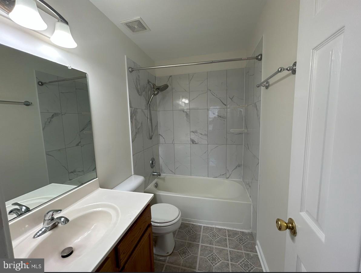 LEE OVERLOOK - Residential Lease