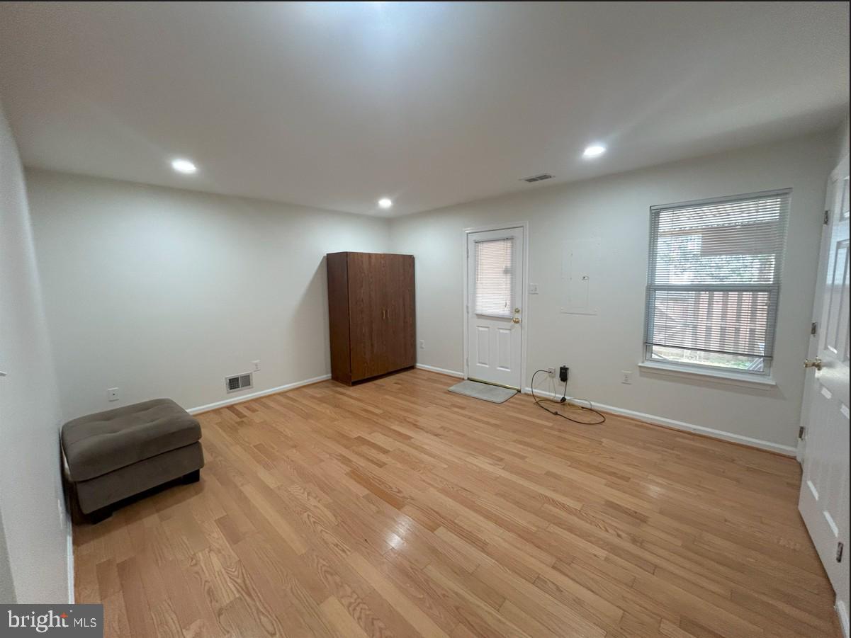 LEE OVERLOOK - Residential Lease