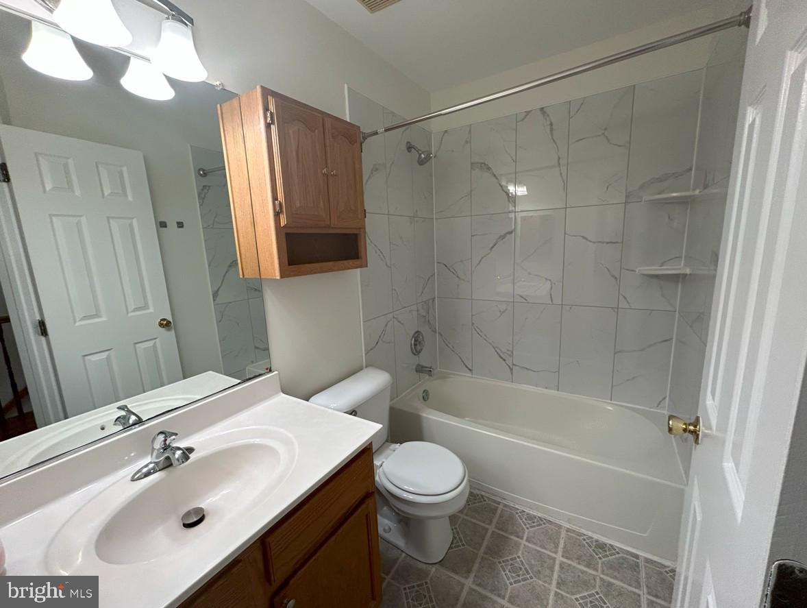 LEE OVERLOOK - Residential Lease