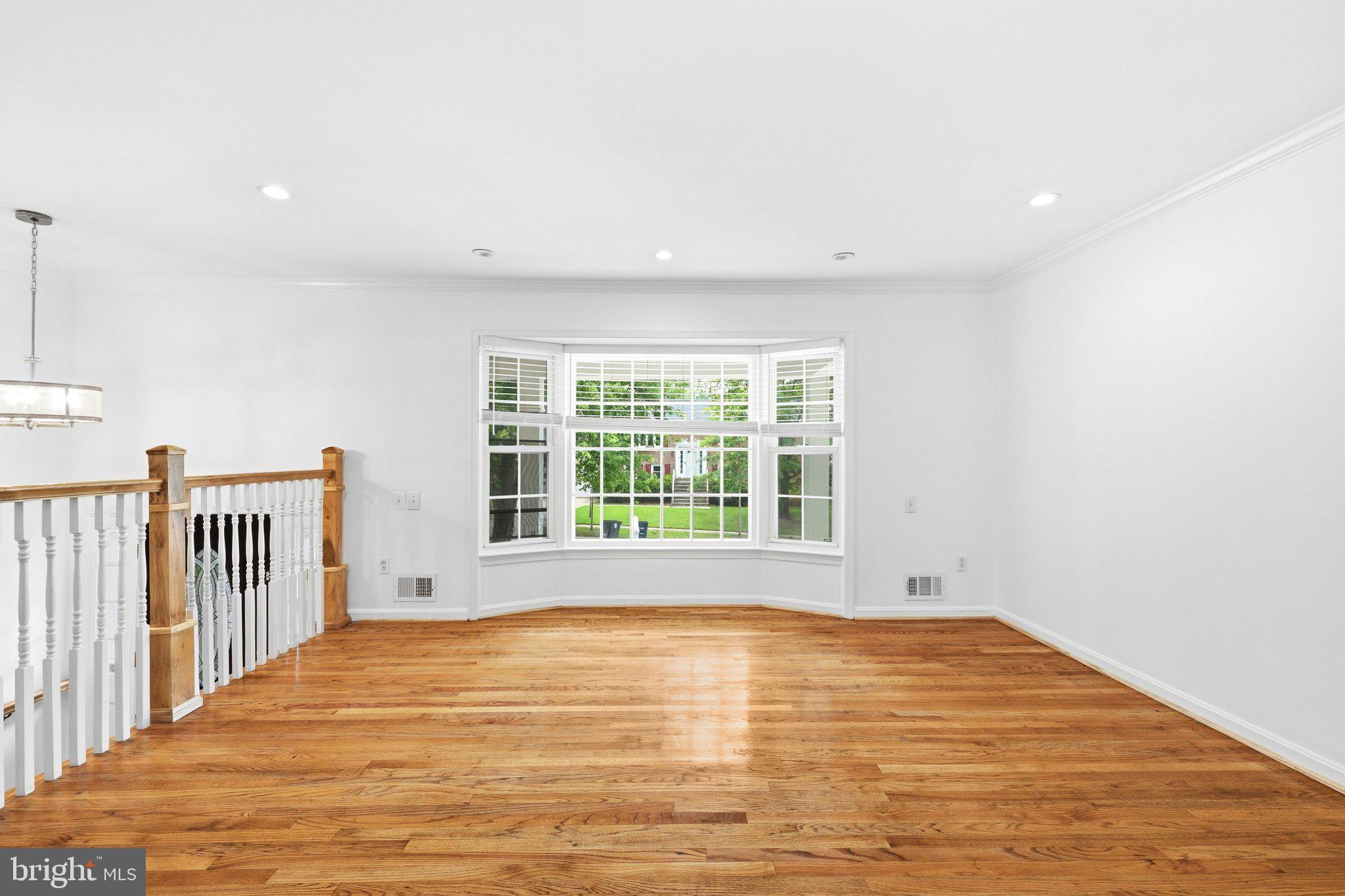 10800 KNOLL COURT