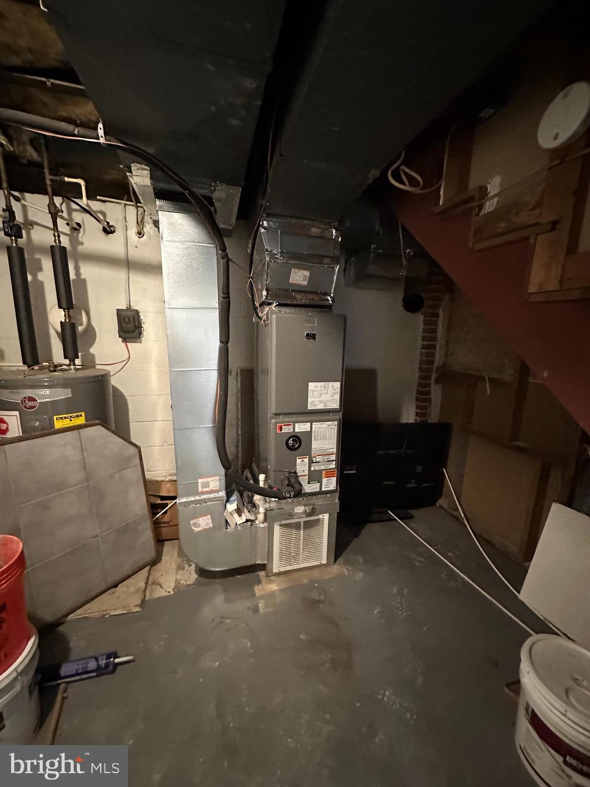 ABINGDON ESTATES - Residential Lease