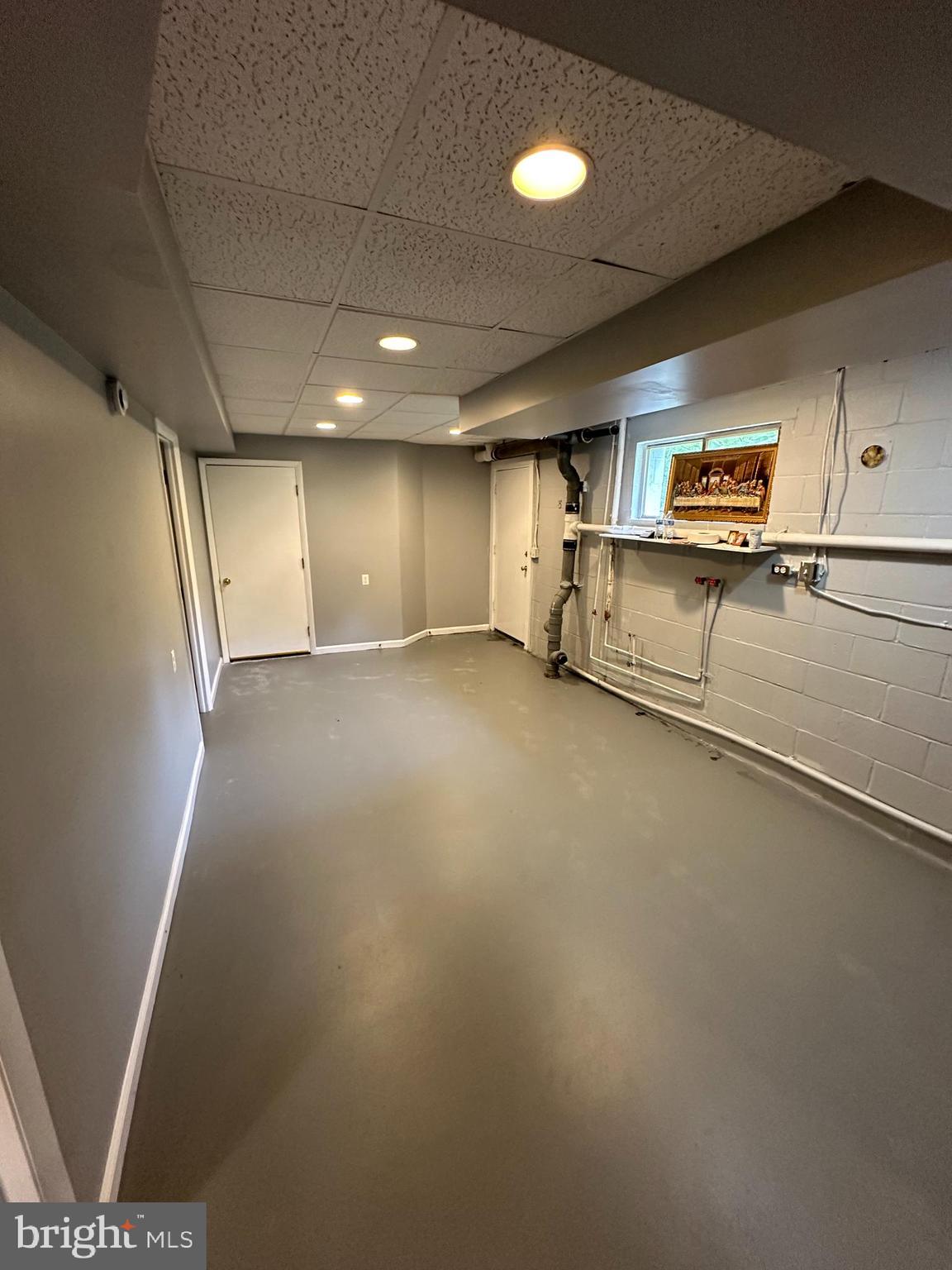 ABINGDON ESTATES - Residential Lease