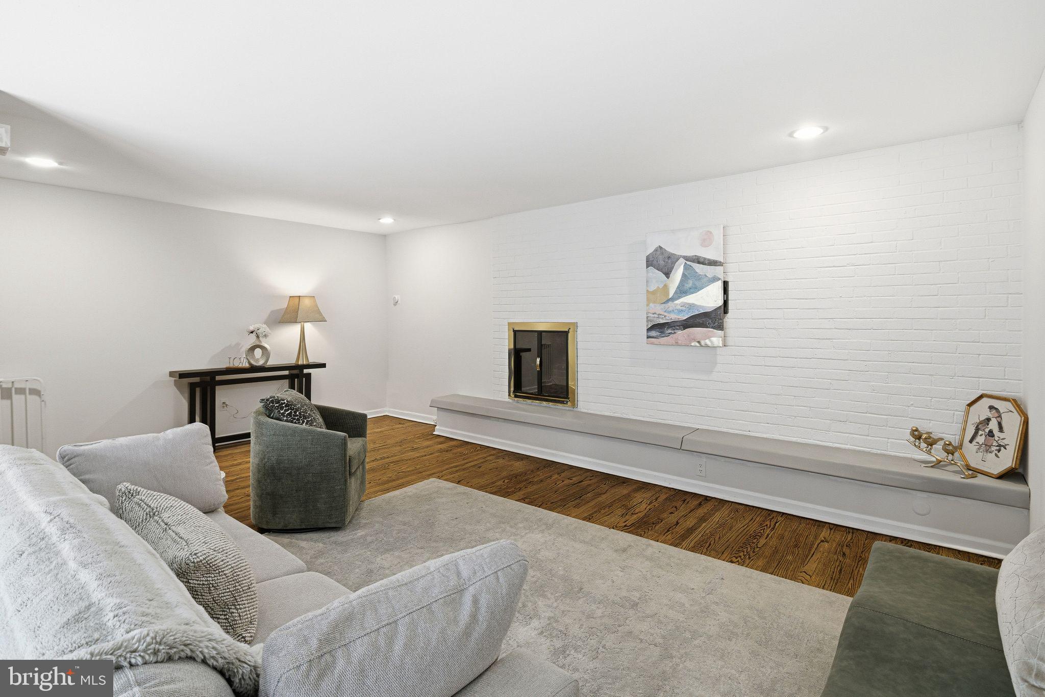 WASHINGTON SQ WEST - Residential