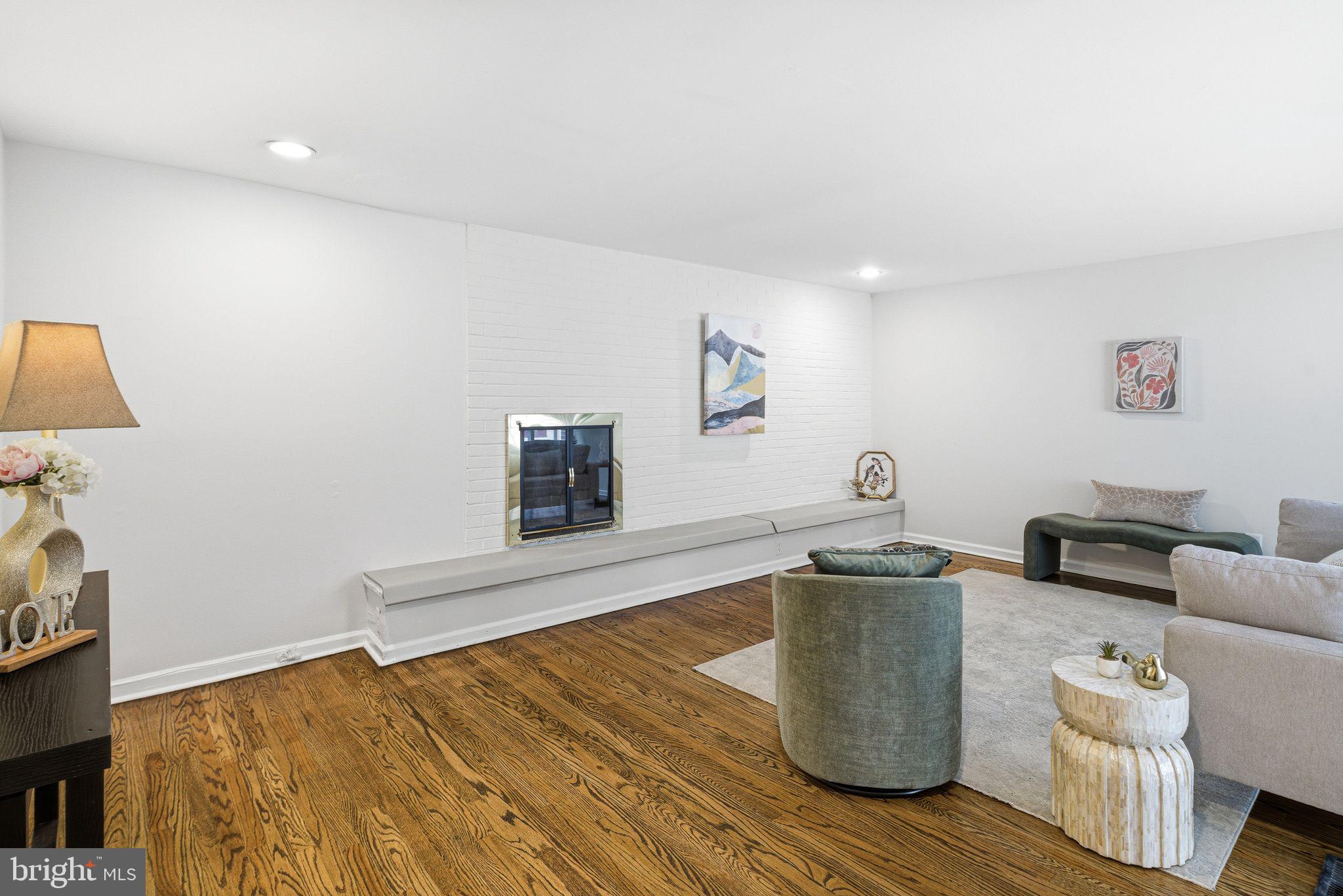 WASHINGTON SQ WEST - Residential