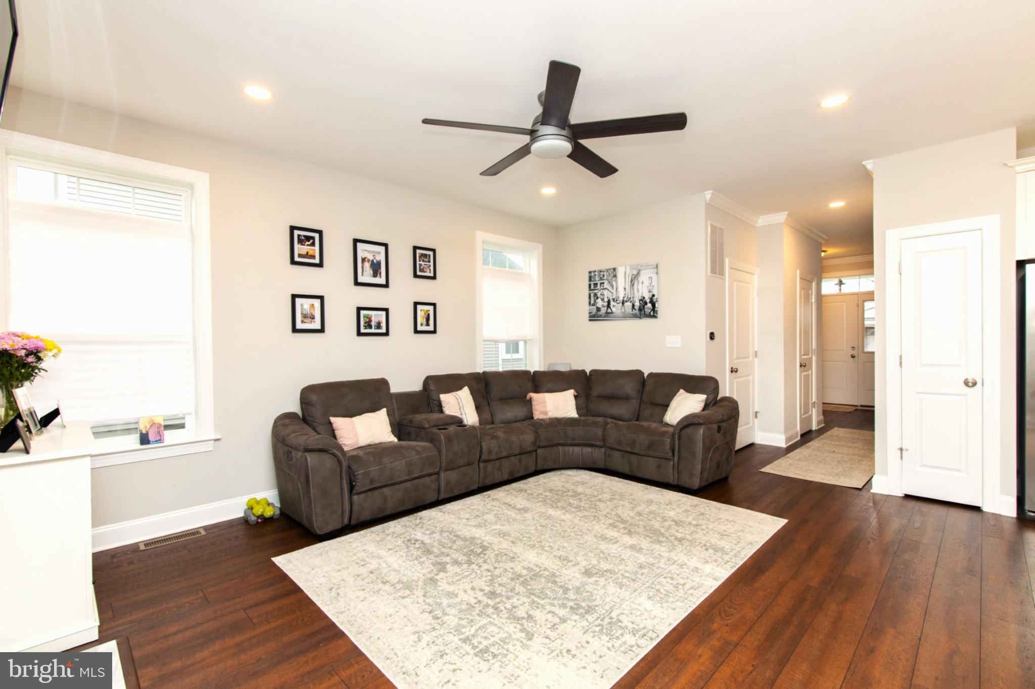 3 HARDING AVE