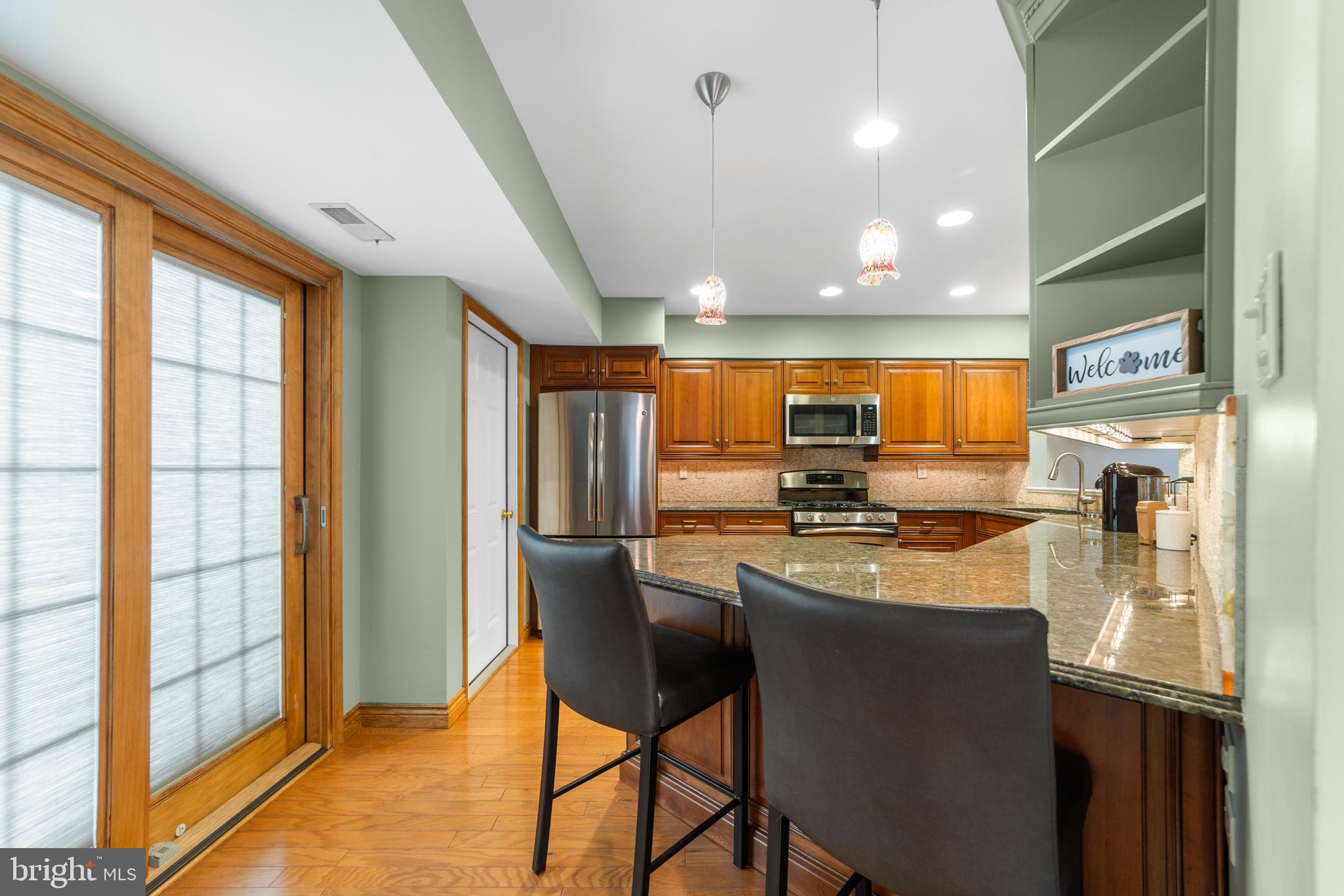 938 CHANTICLEER DRIVE