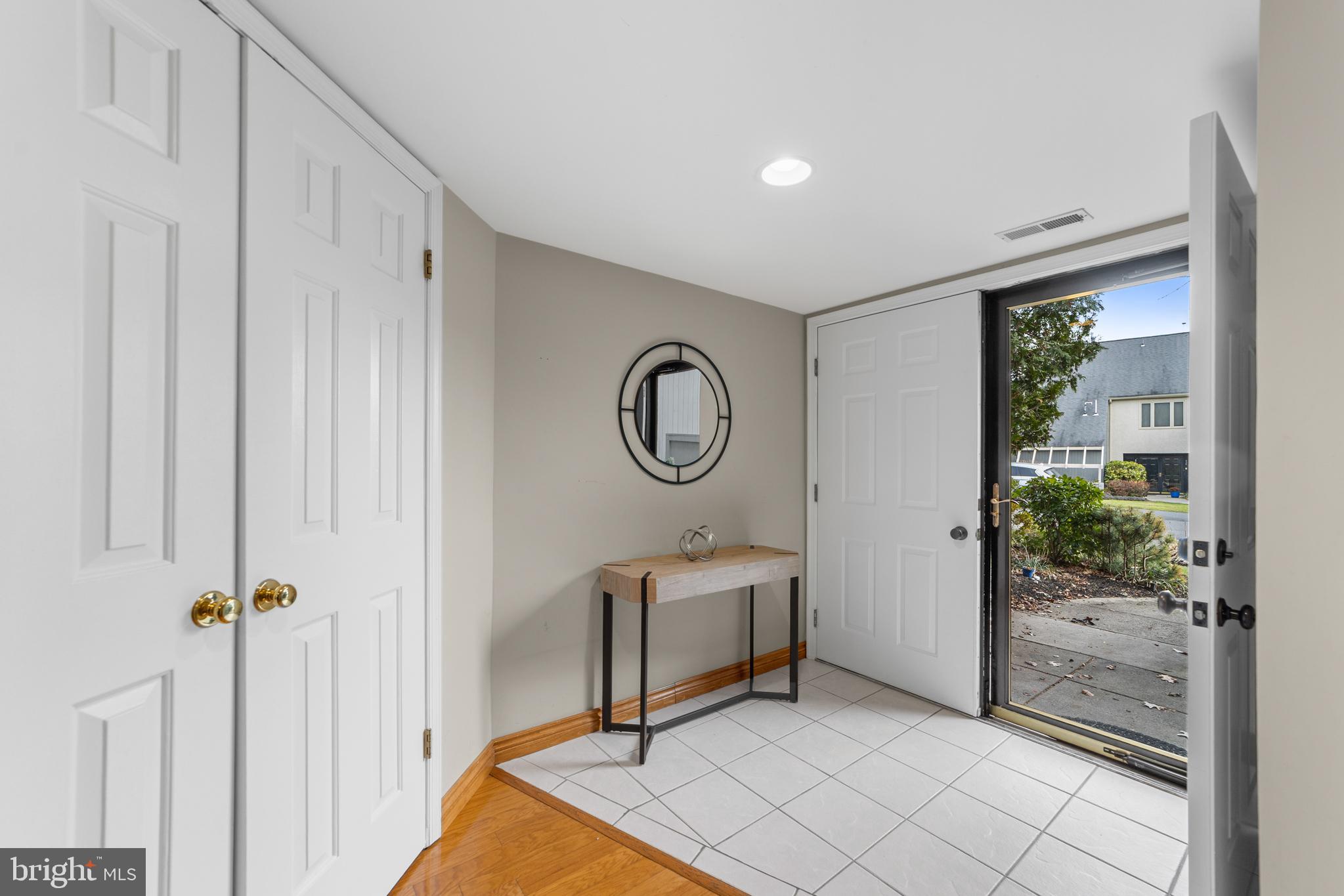 938 CHANTICLEER DRIVE