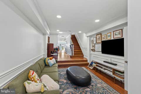 Townhouse For Sale - 1933 Fleet Street<br/> BALTIMORE, MD 21231
