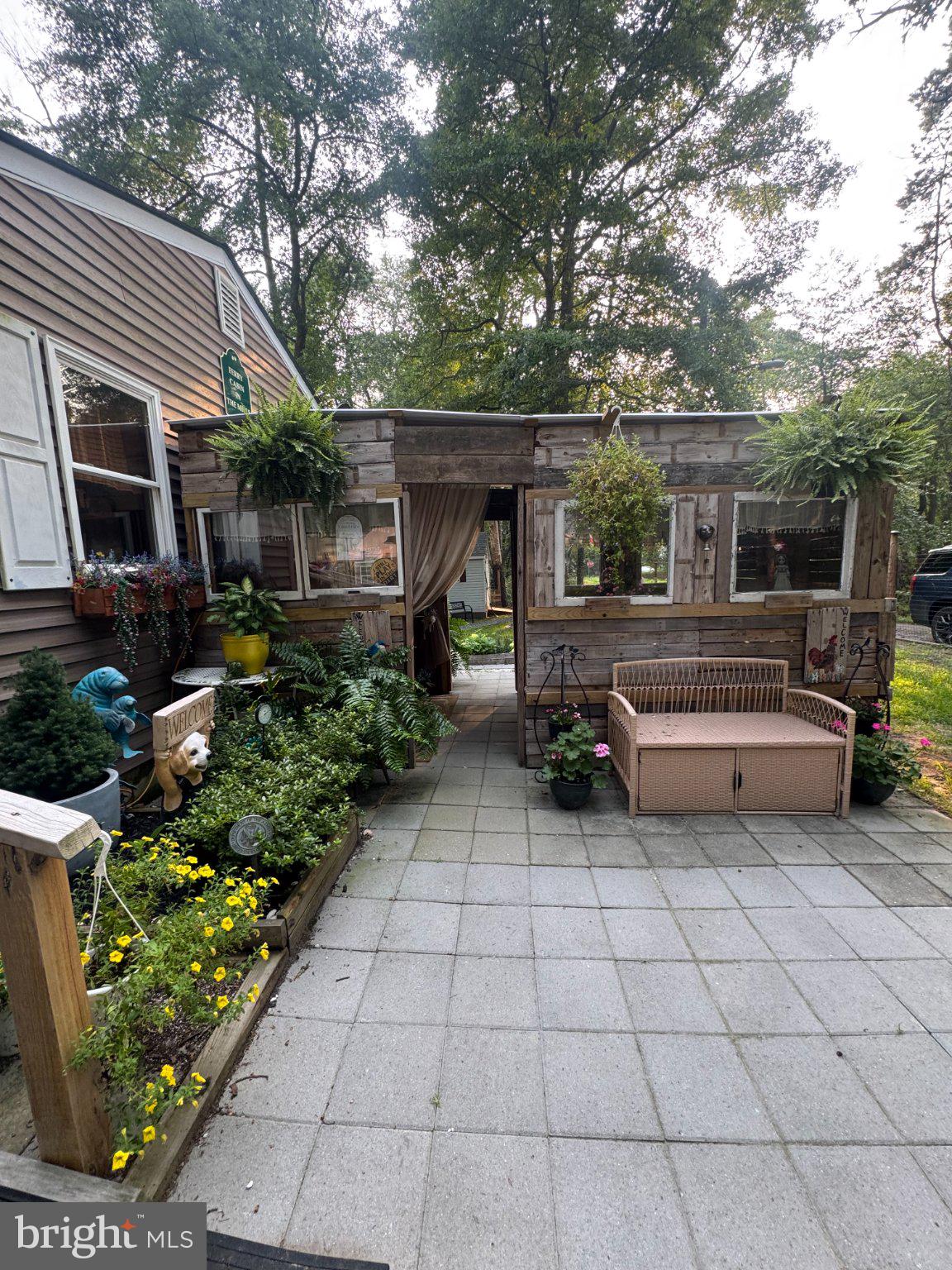 320 HEMLOCK AVENUE