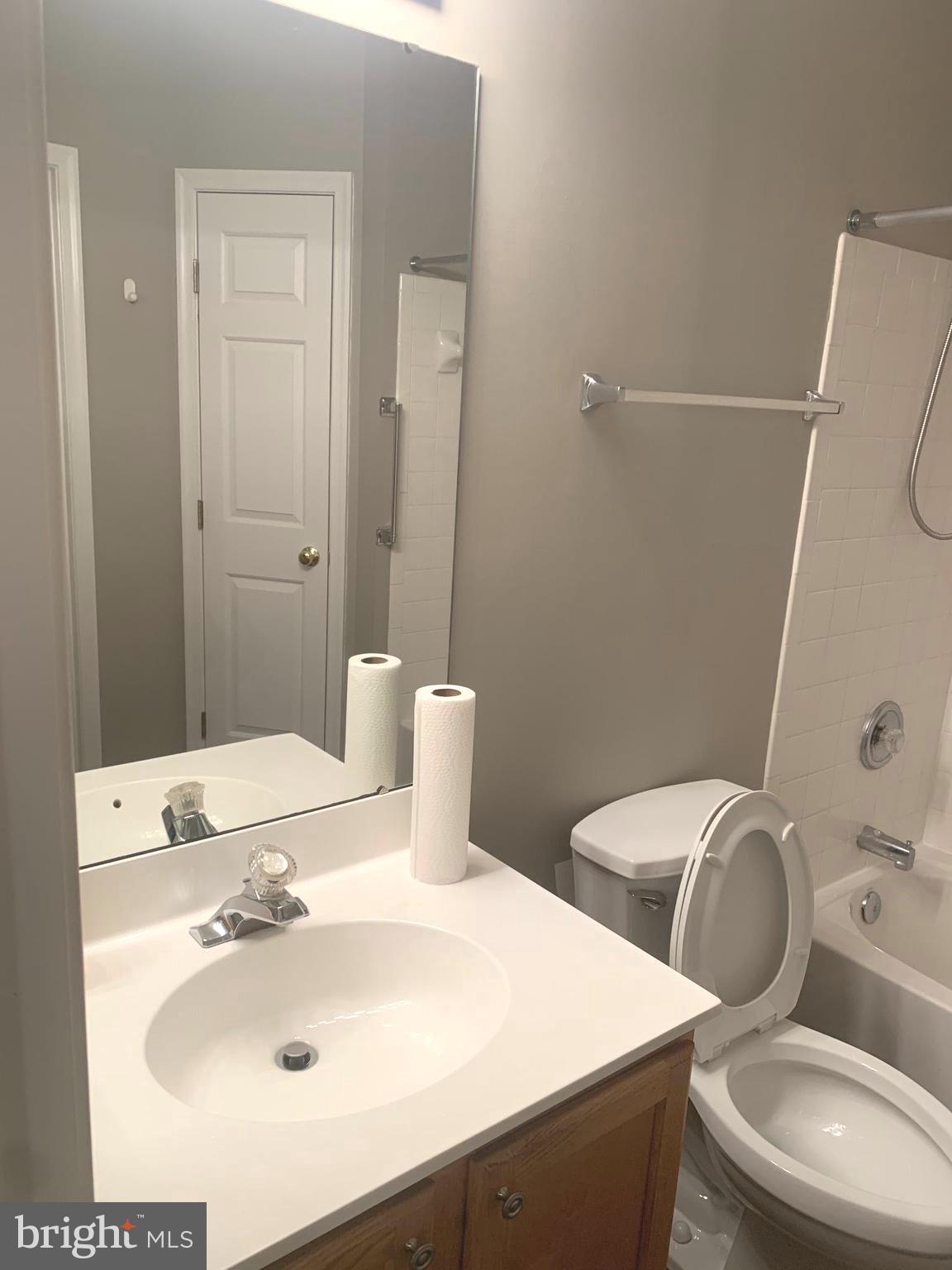 LOHR'S ORCHARD - Residential Lease