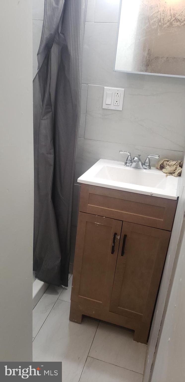 PHILADELPHIA (SOUTHWEST) - Residential