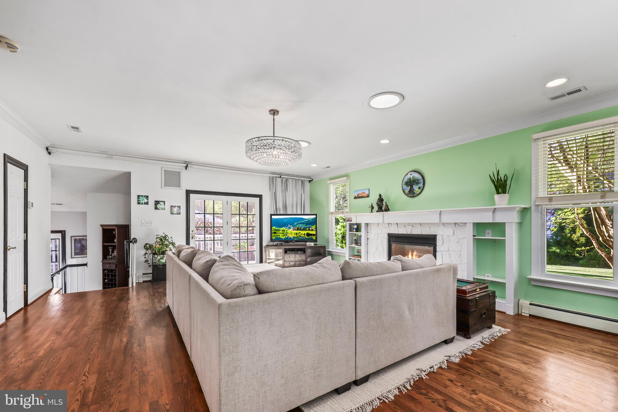 10130 BLAKE LANE