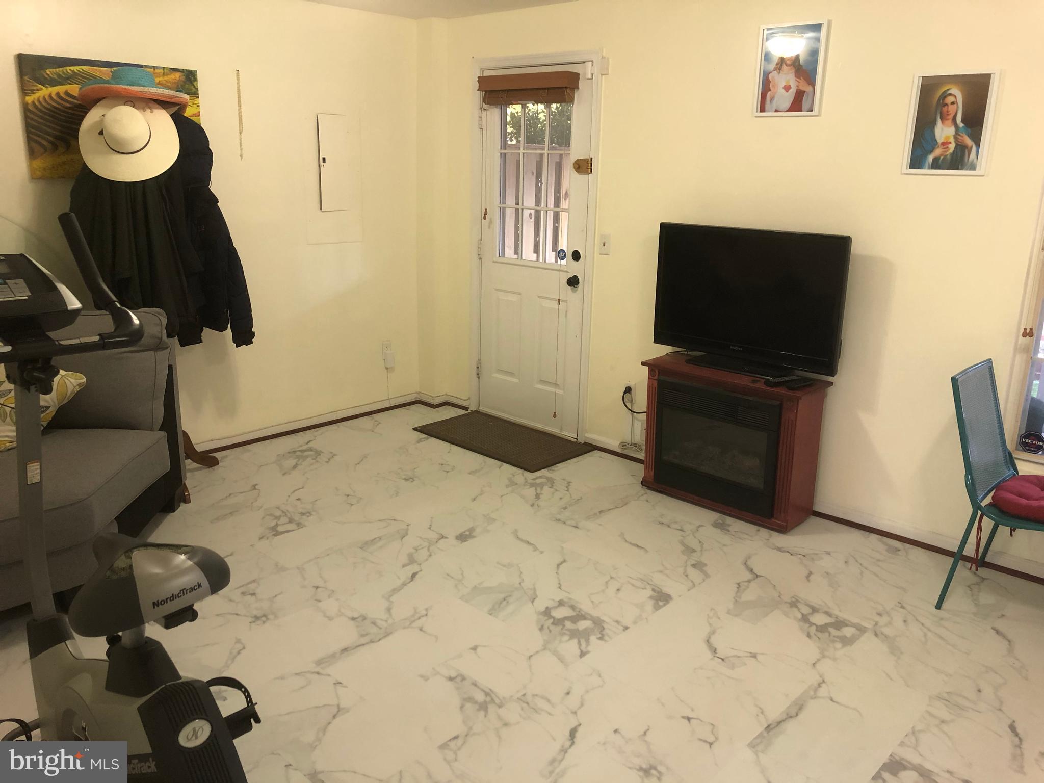 WELLINGTON/CLOVERHILL - Residential