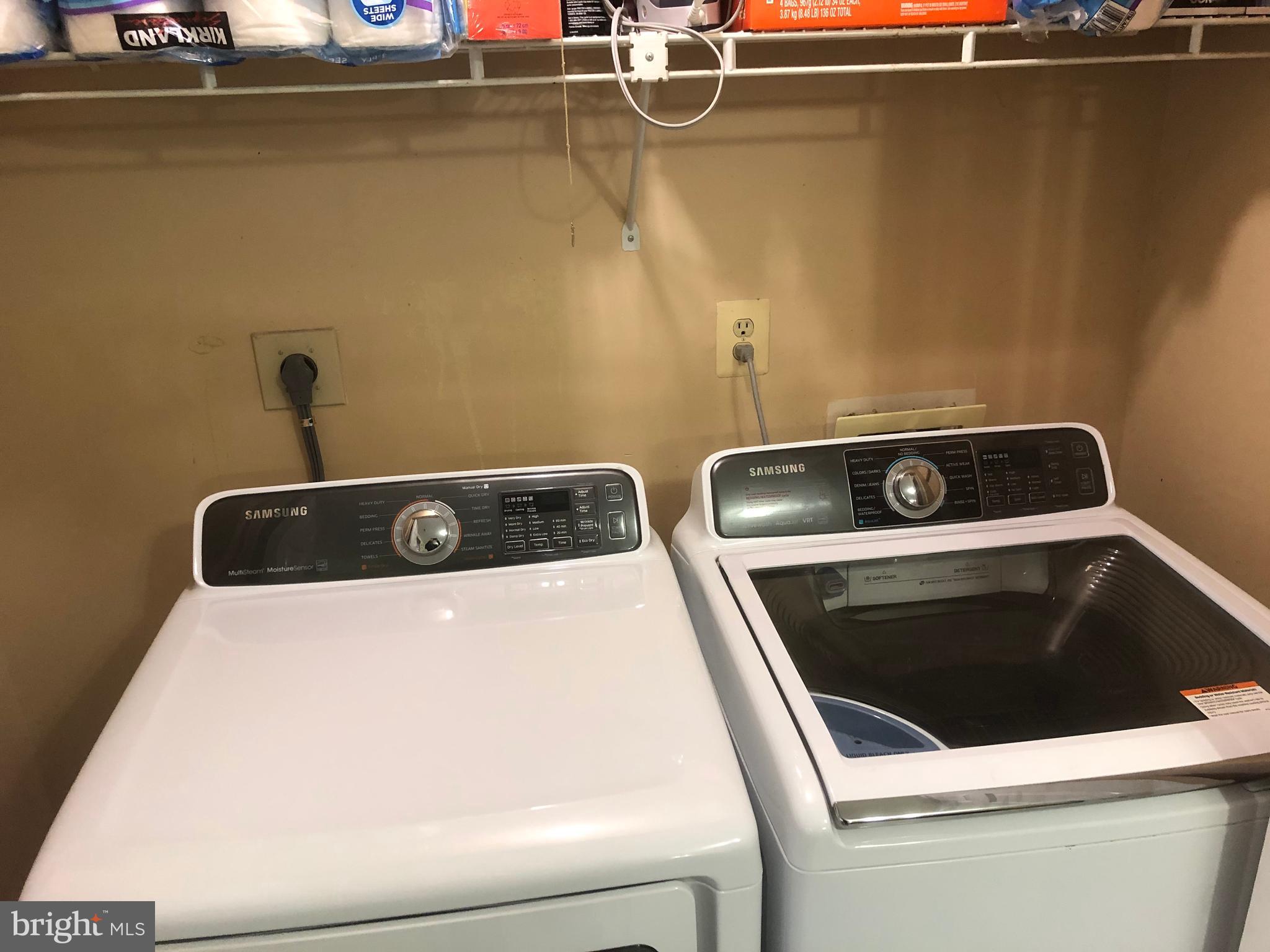 WELLINGTON/CLOVERHILL - Residential