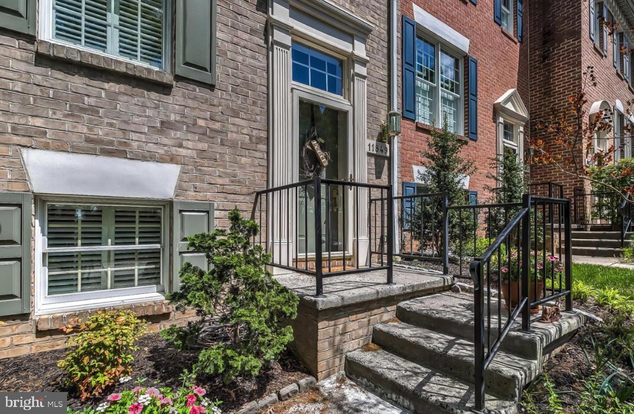 11849 SHERBOURNE DRIVE