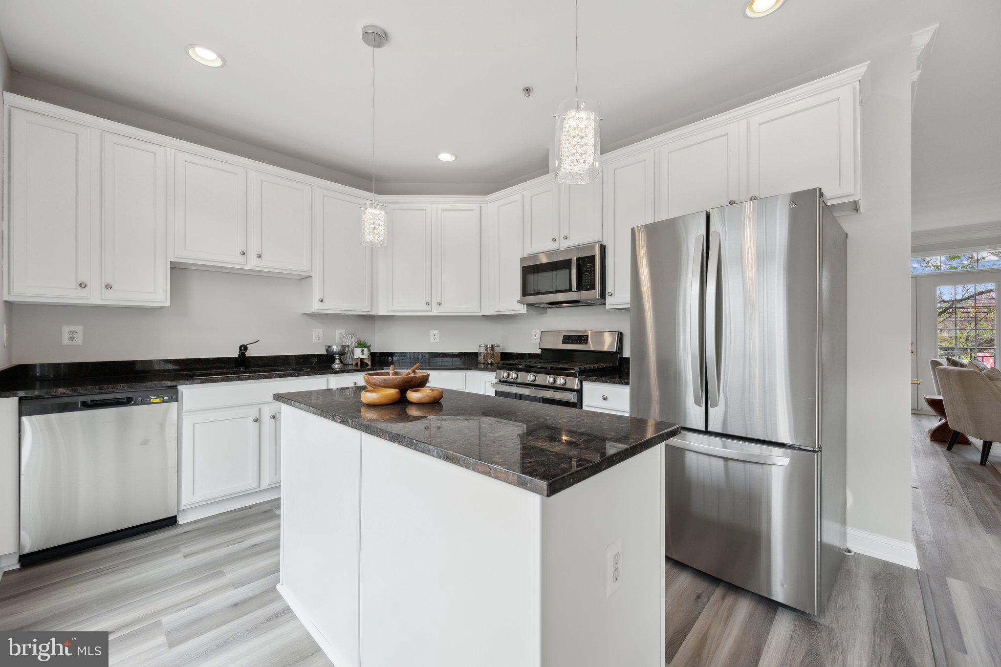 228 N SUMMIT AVENUE 27-228