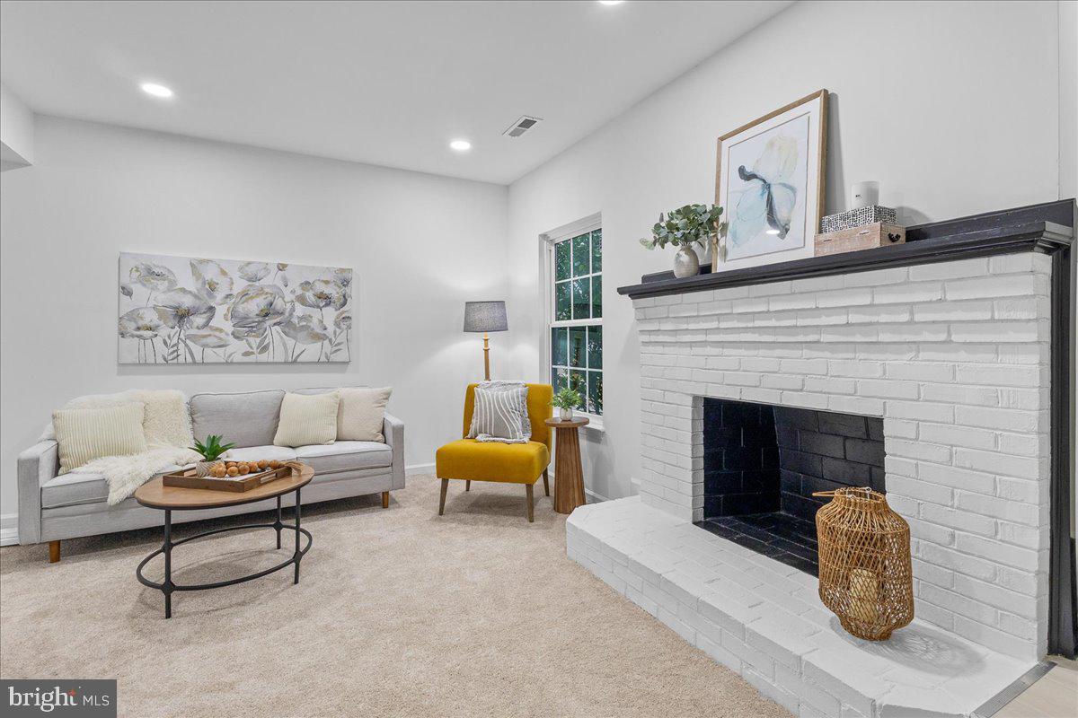 MILL GARDEN TOWNHOUSES - Residential