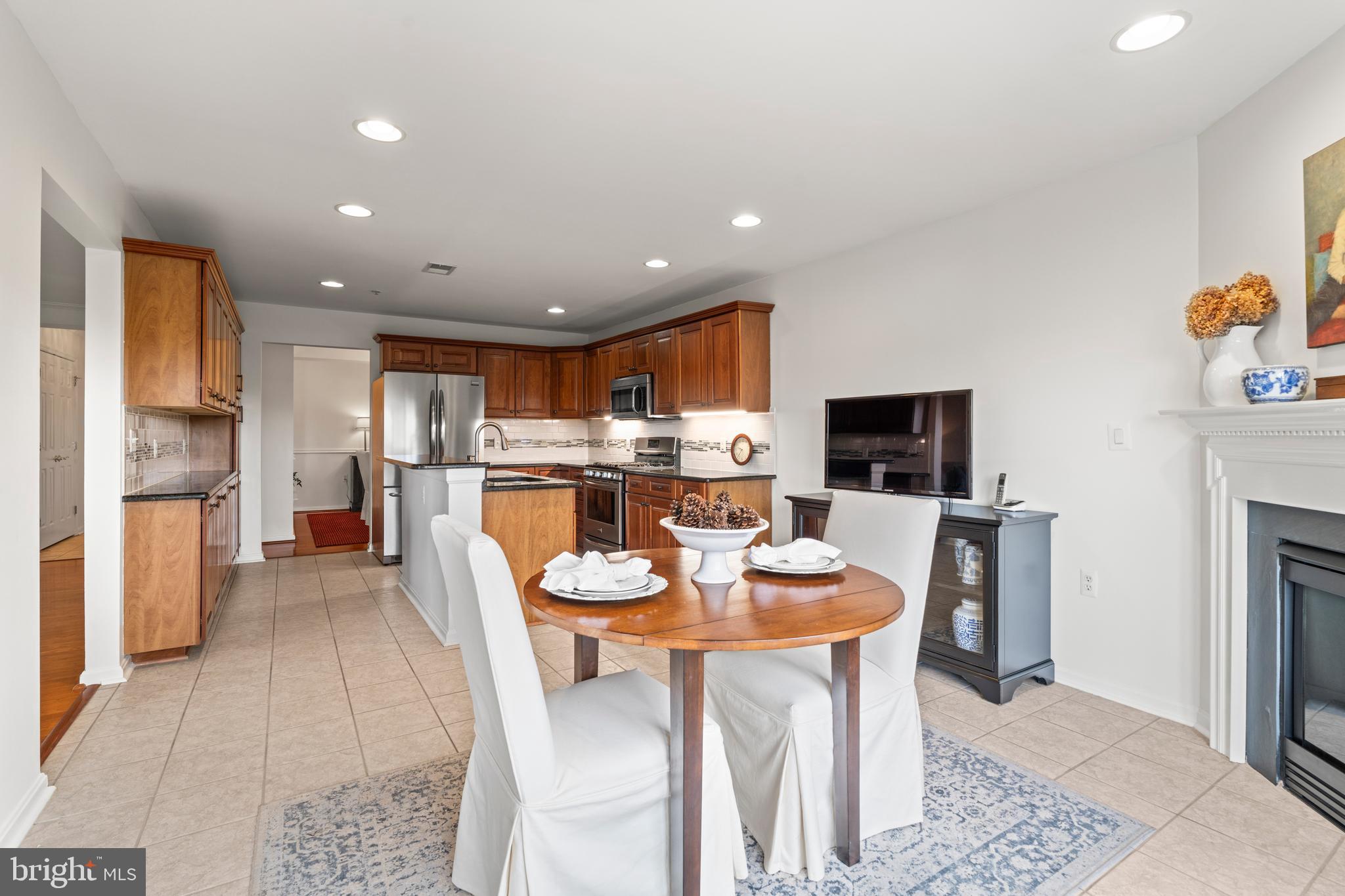 ROUNDWOOD RIDGE - Residential