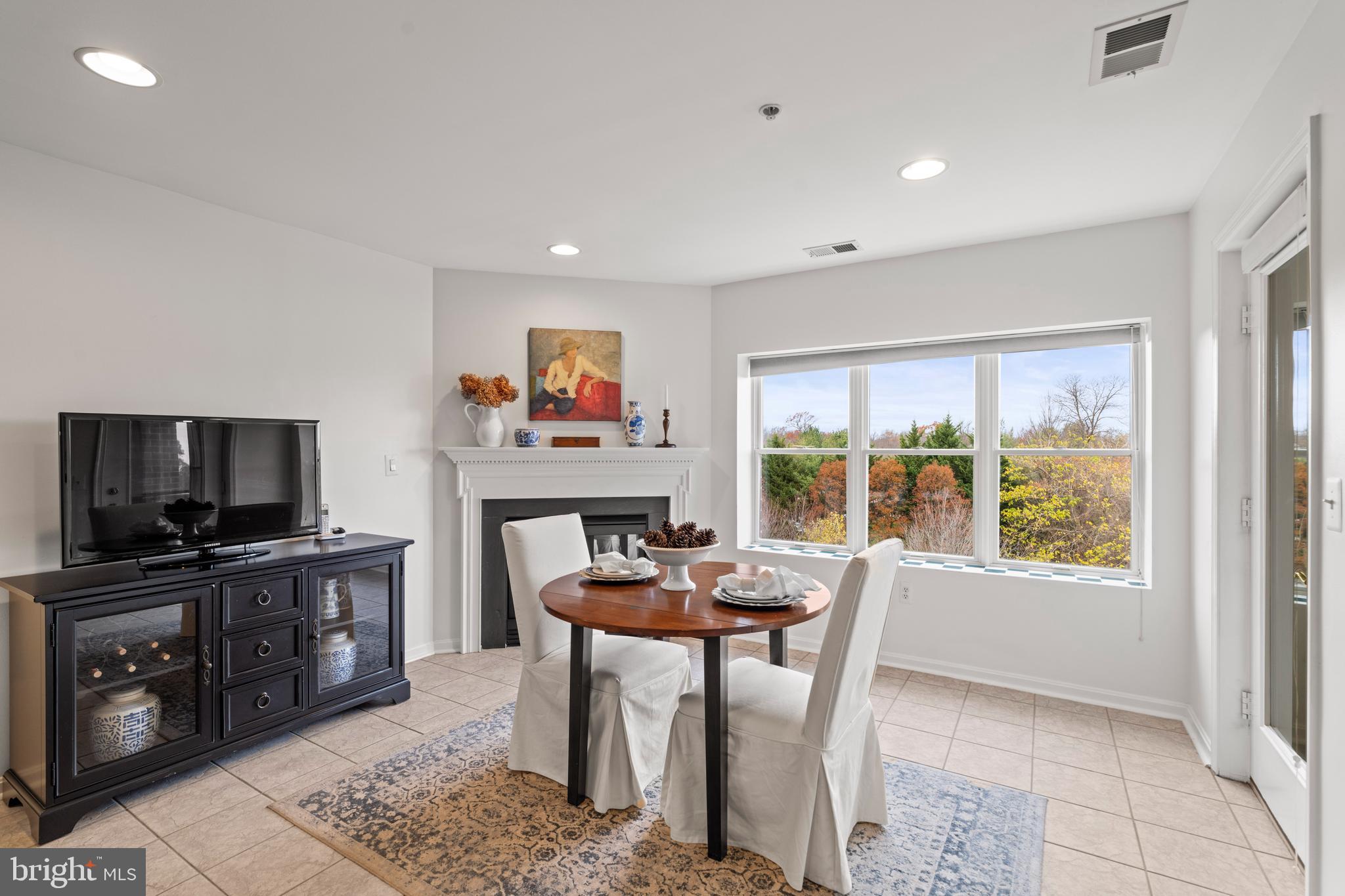 ROUNDWOOD RIDGE - Residential