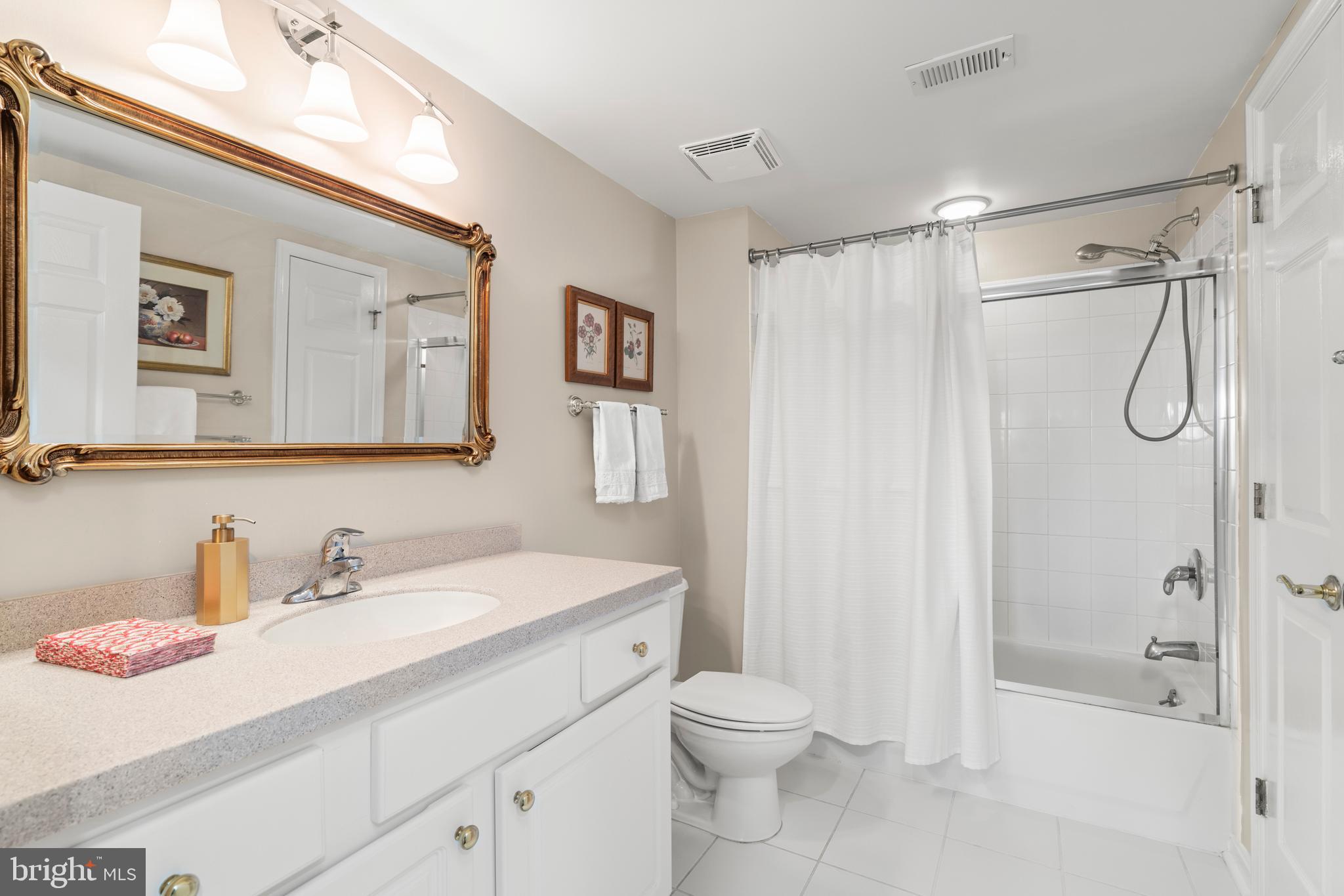 ROUNDWOOD RIDGE - Residential