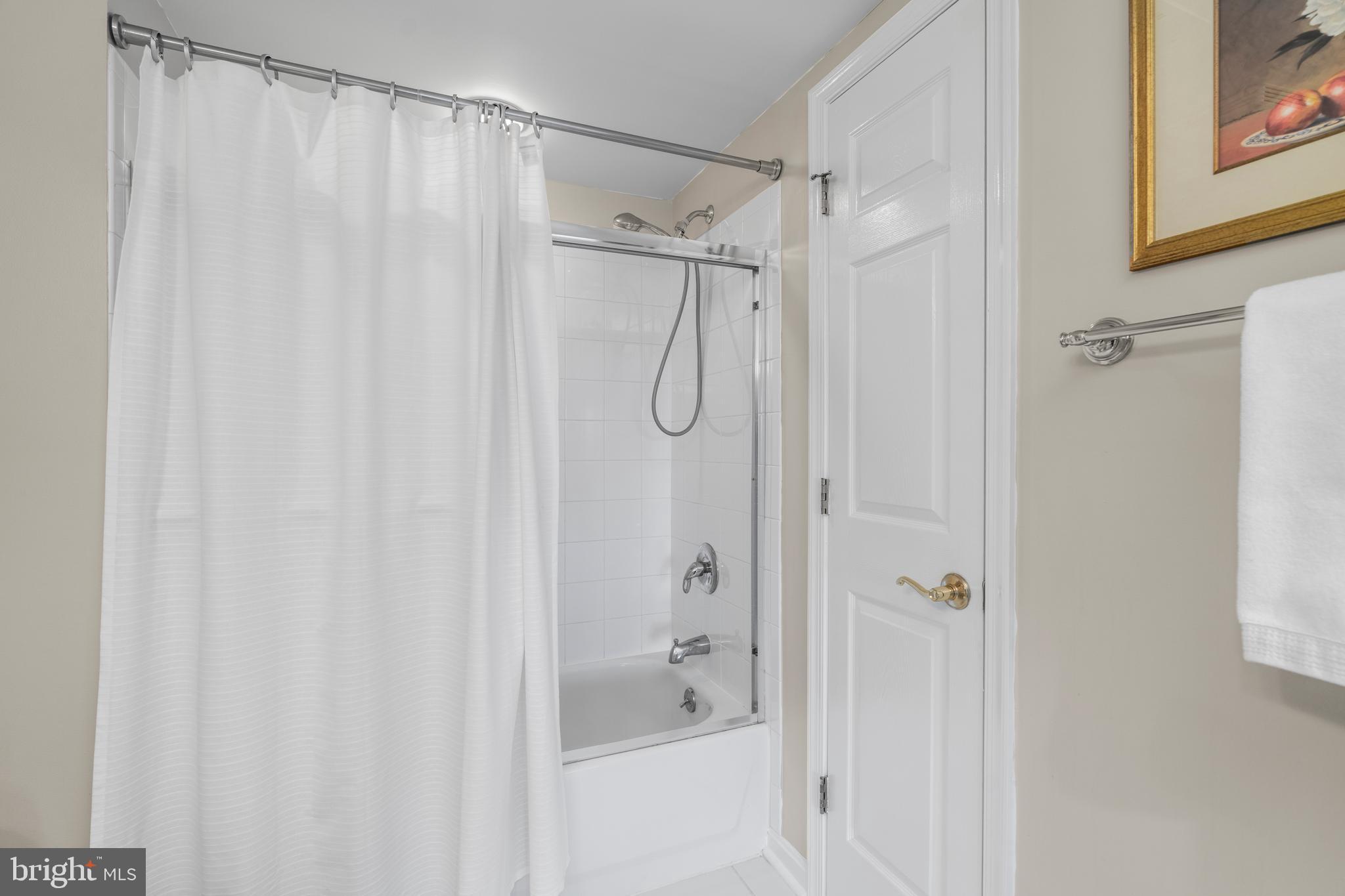 ROUNDWOOD RIDGE - Residential