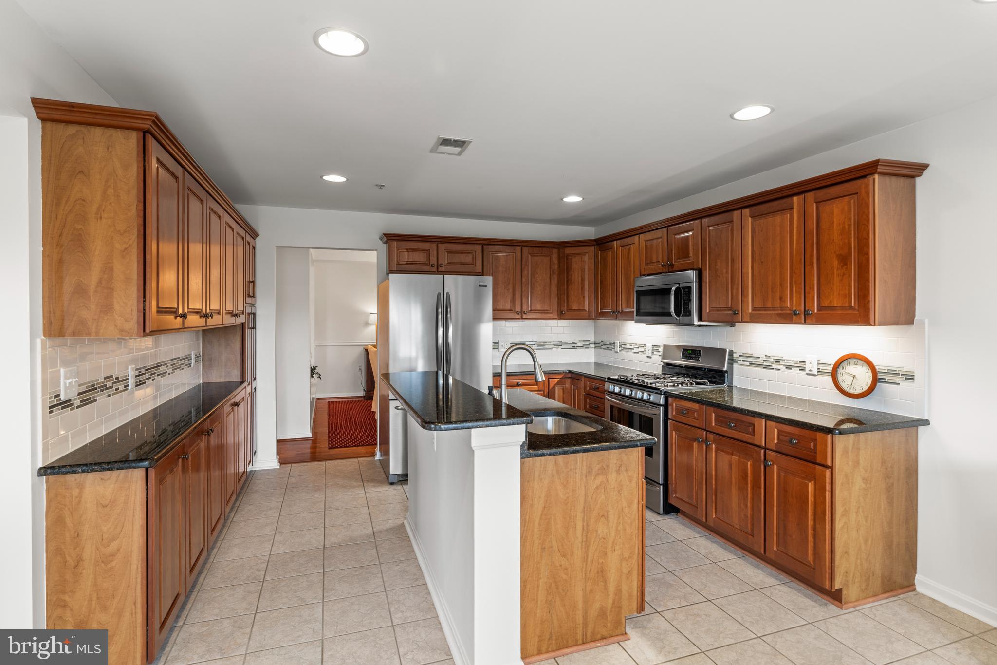 ROUNDWOOD RIDGE - Residential