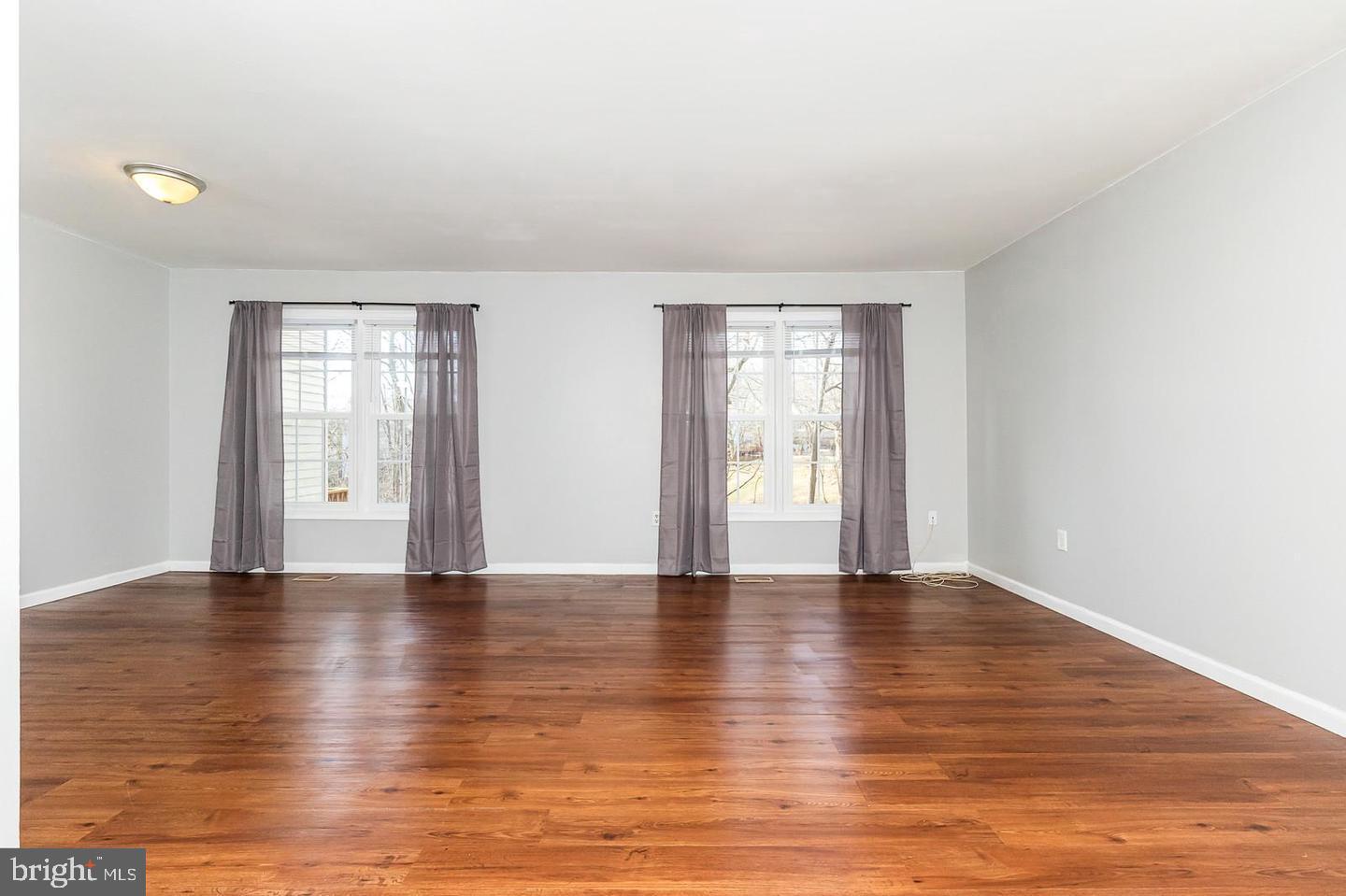 ROLLING BROOK - Residential Lease