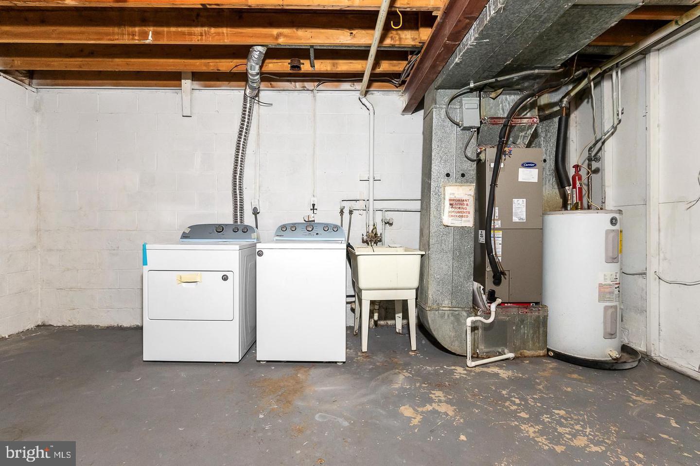 ROLLING BROOK - Residential Lease