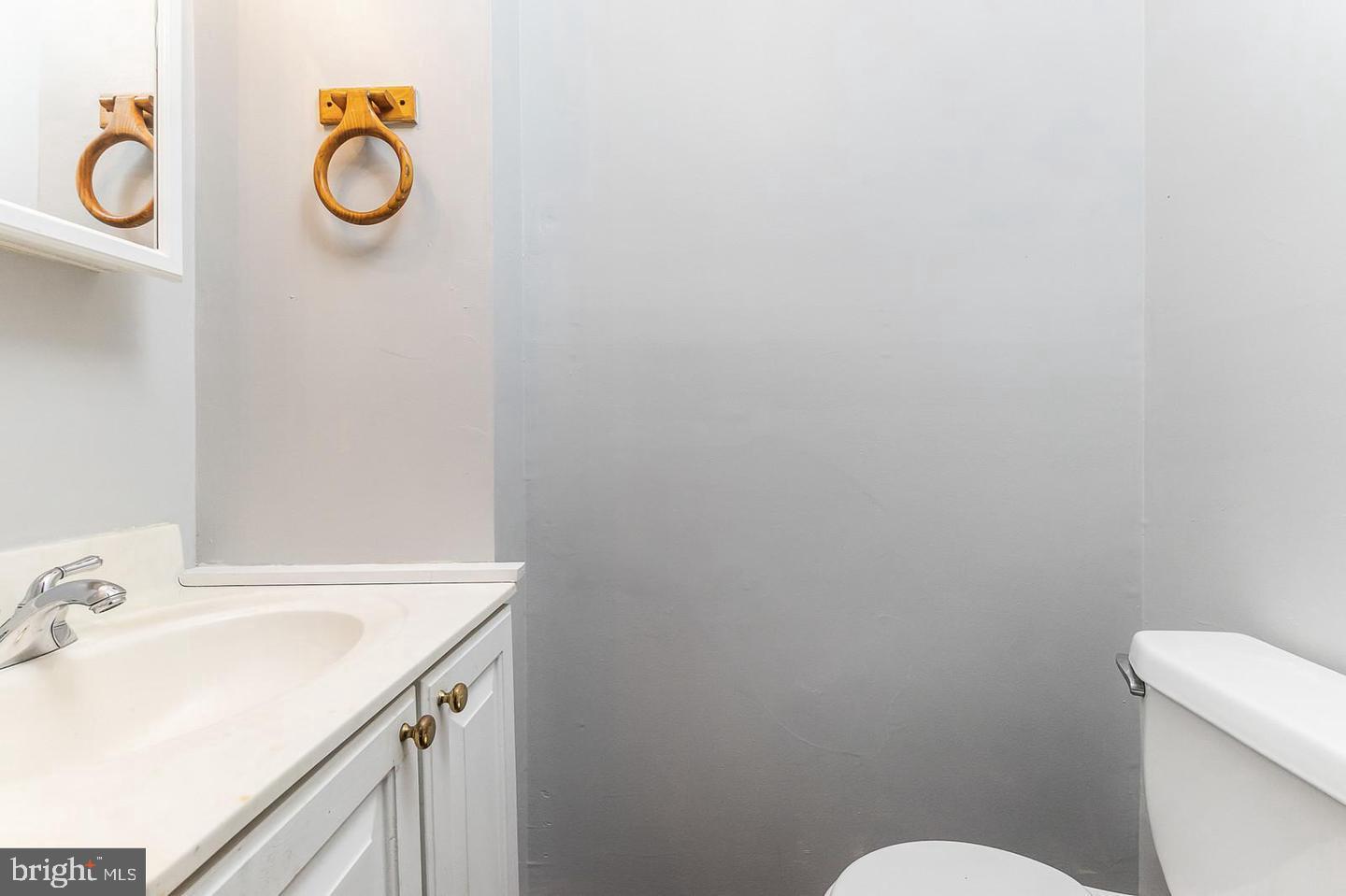 ROLLING BROOK - Residential Lease