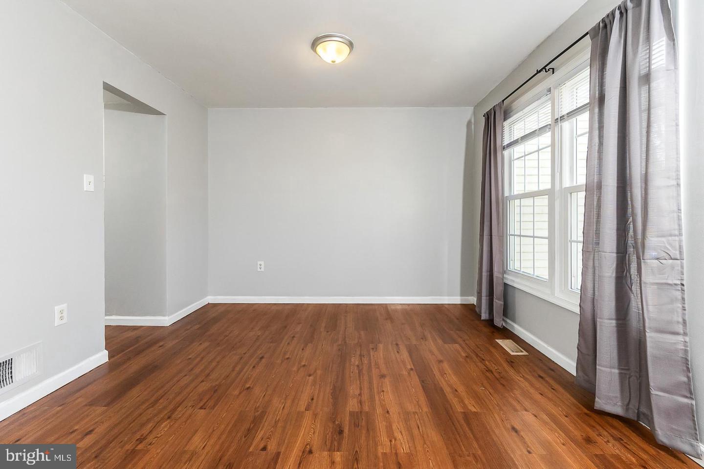 ROLLING BROOK - Residential Lease