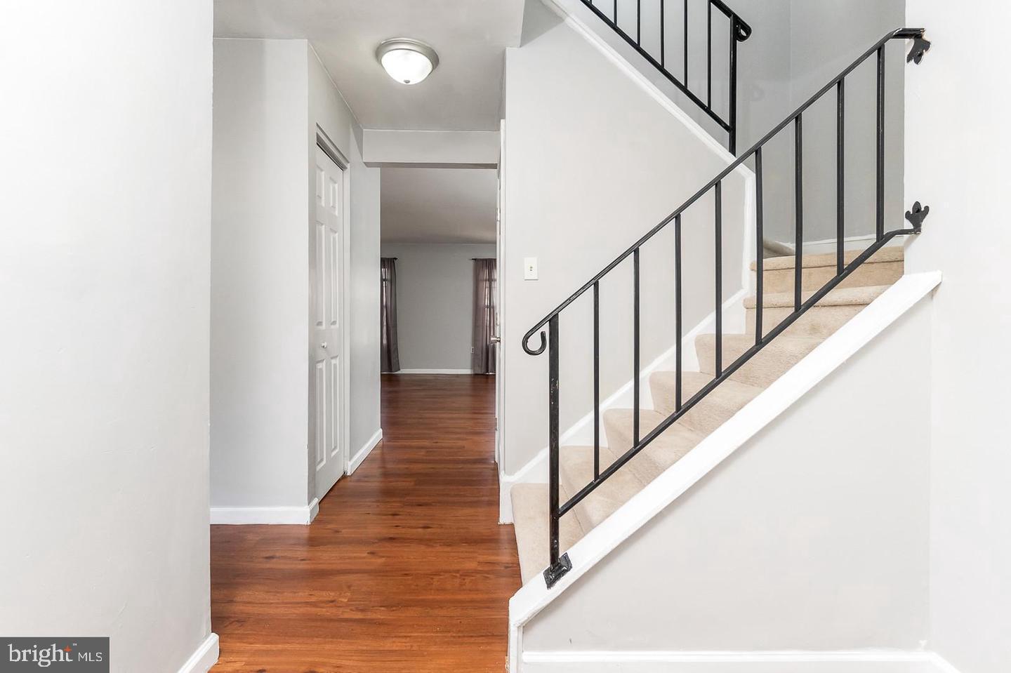 ROLLING BROOK - Residential Lease