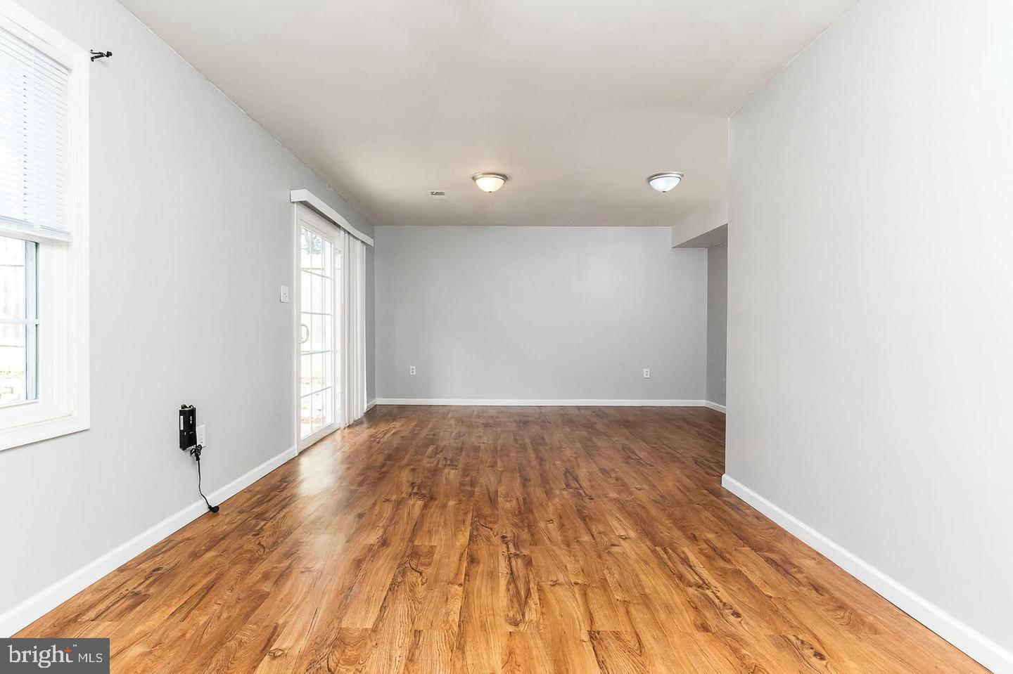 ROLLING BROOK - Residential Lease