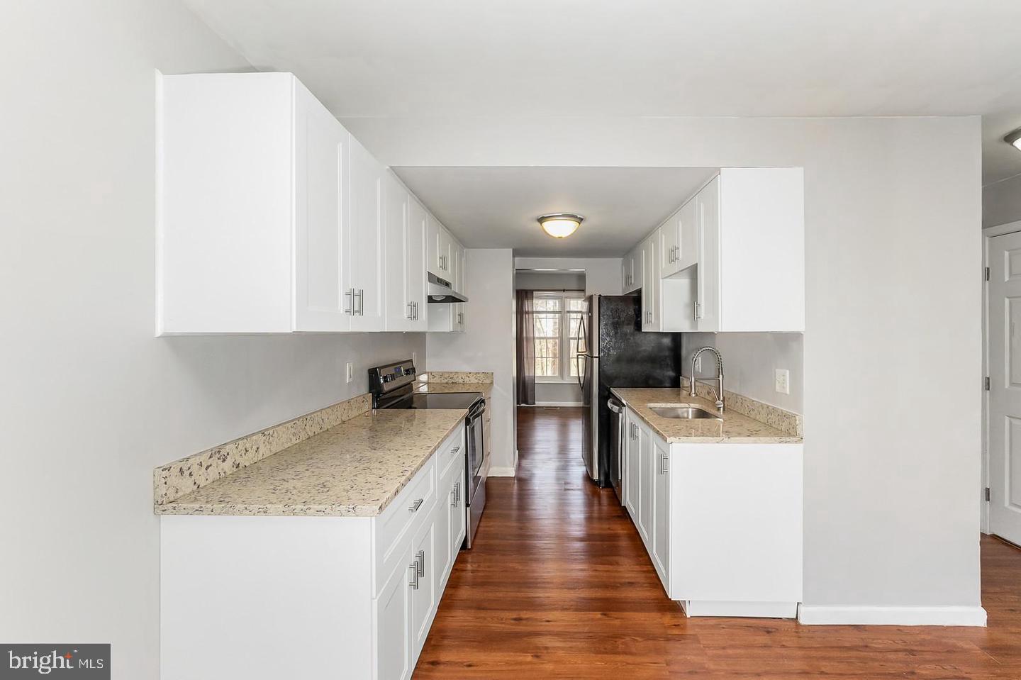 ROLLING BROOK - Residential Lease