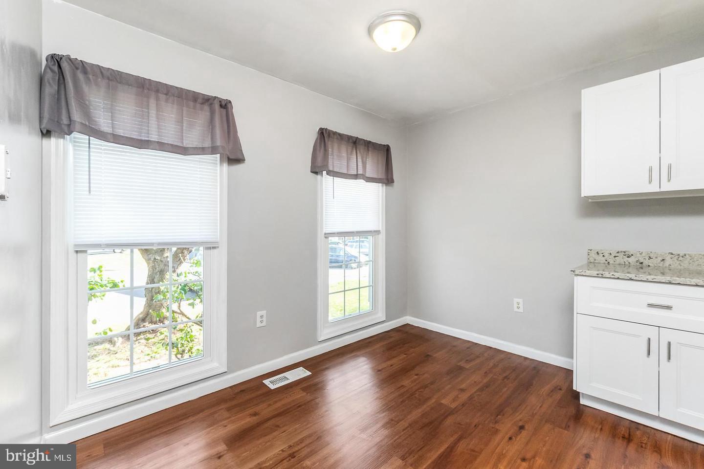 ROLLING BROOK - Residential Lease