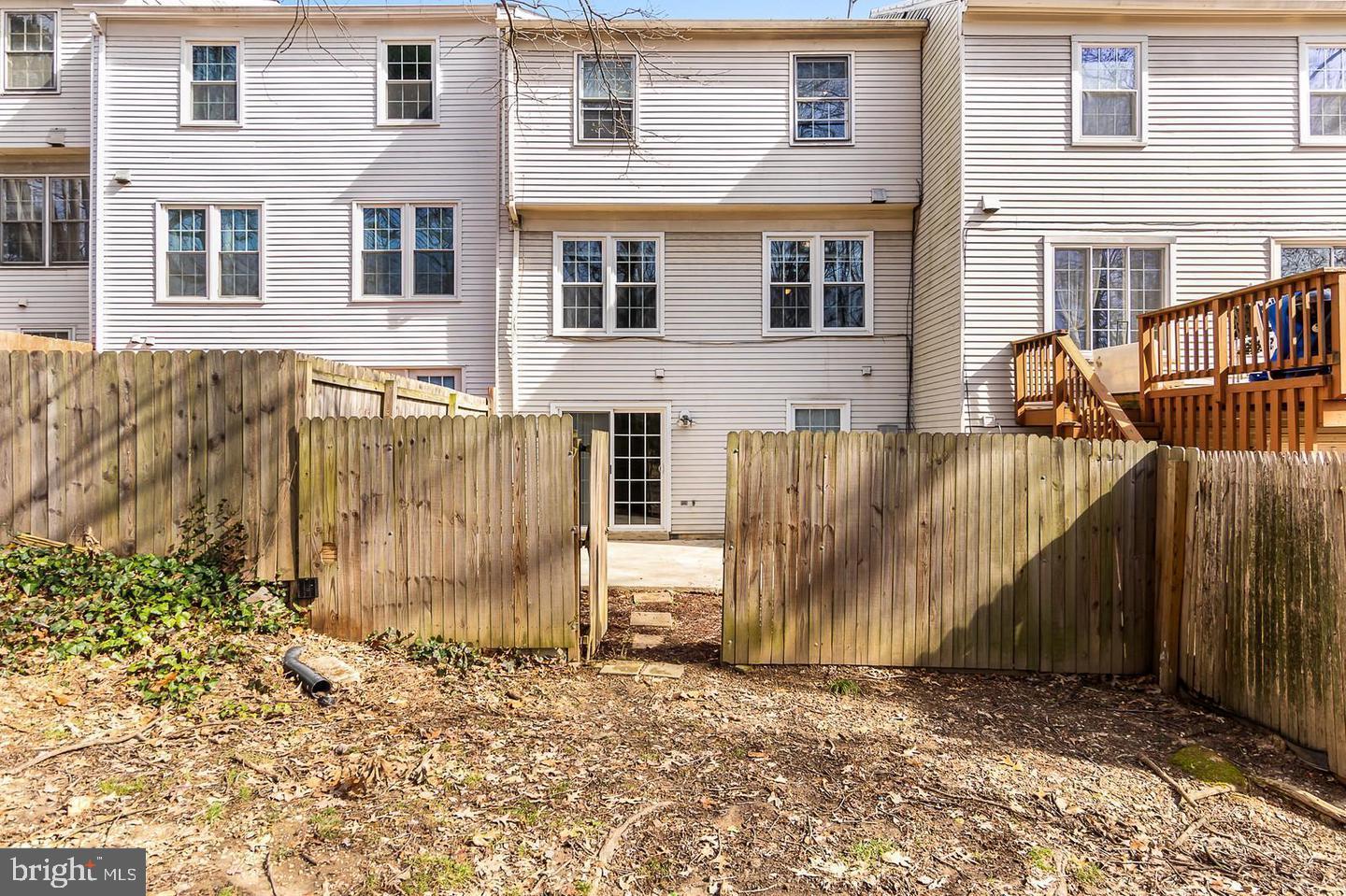 ROLLING BROOK - Residential Lease