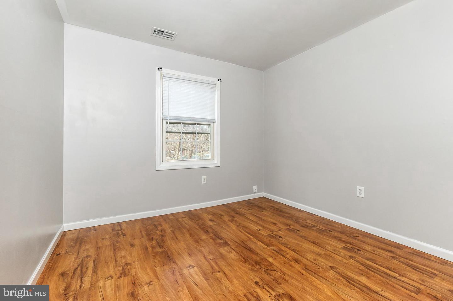 ROLLING BROOK - Residential Lease