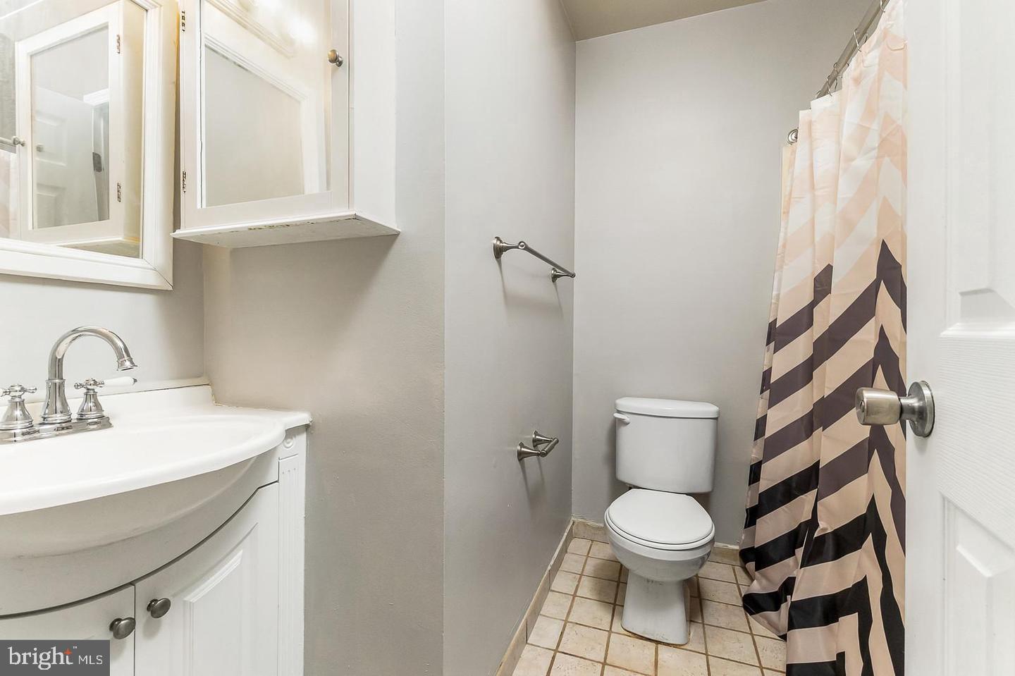 ROLLING BROOK - Residential Lease