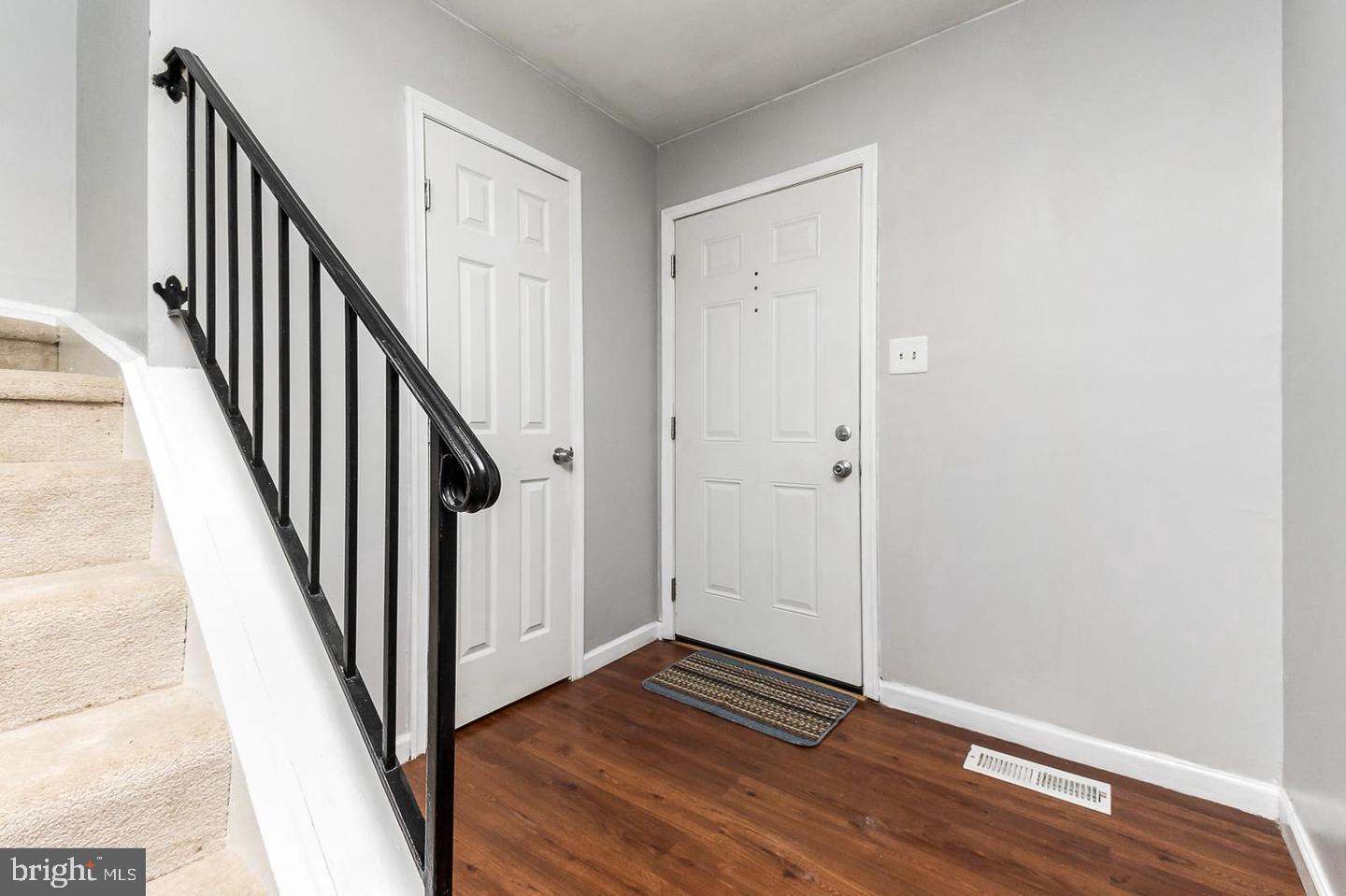 ROLLING BROOK - Residential Lease