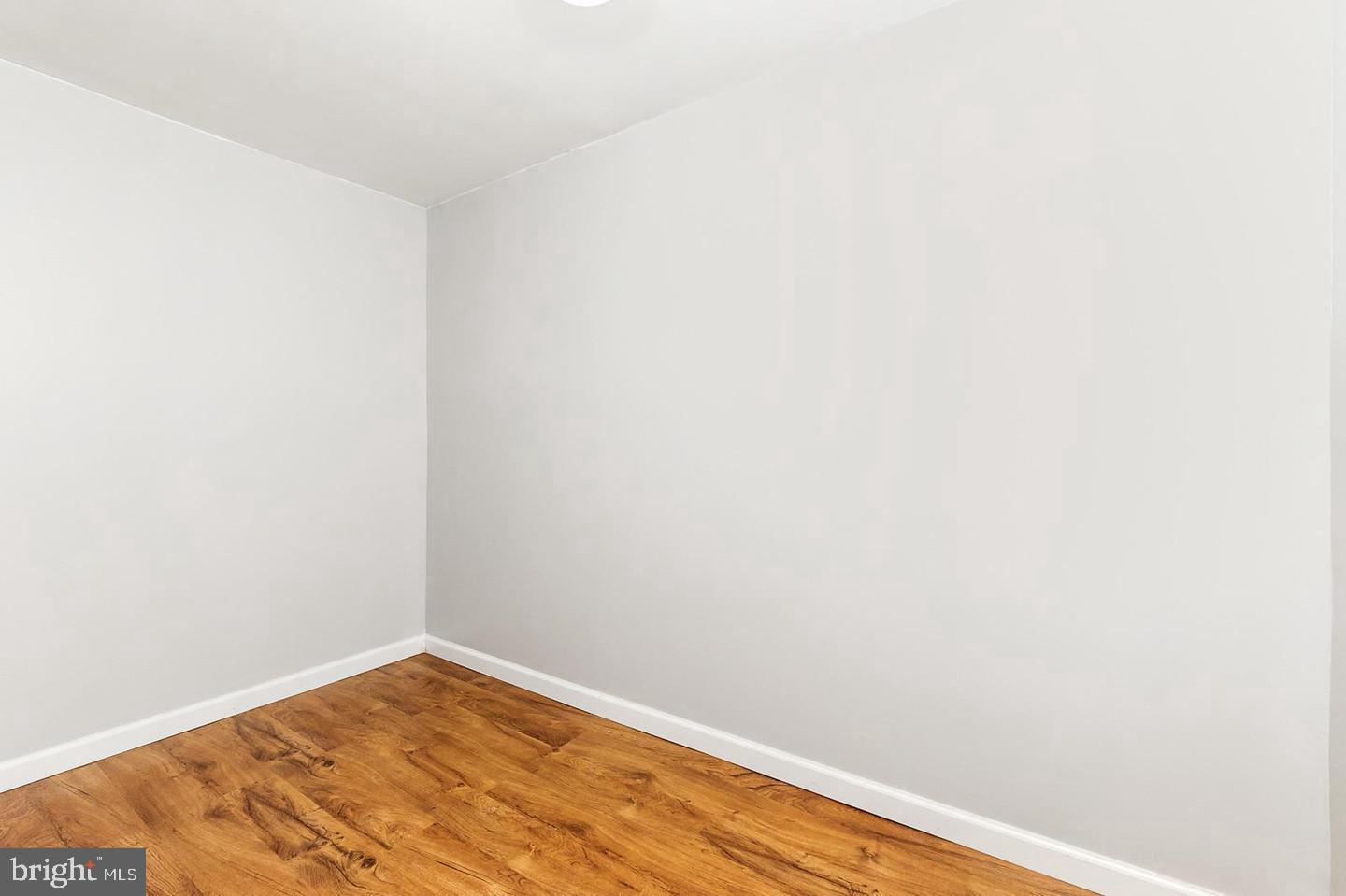 ROLLING BROOK - Residential Lease