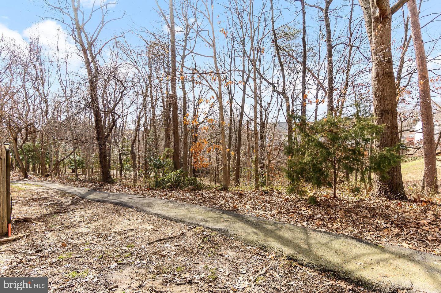 ROLLING BROOK - Residential Lease