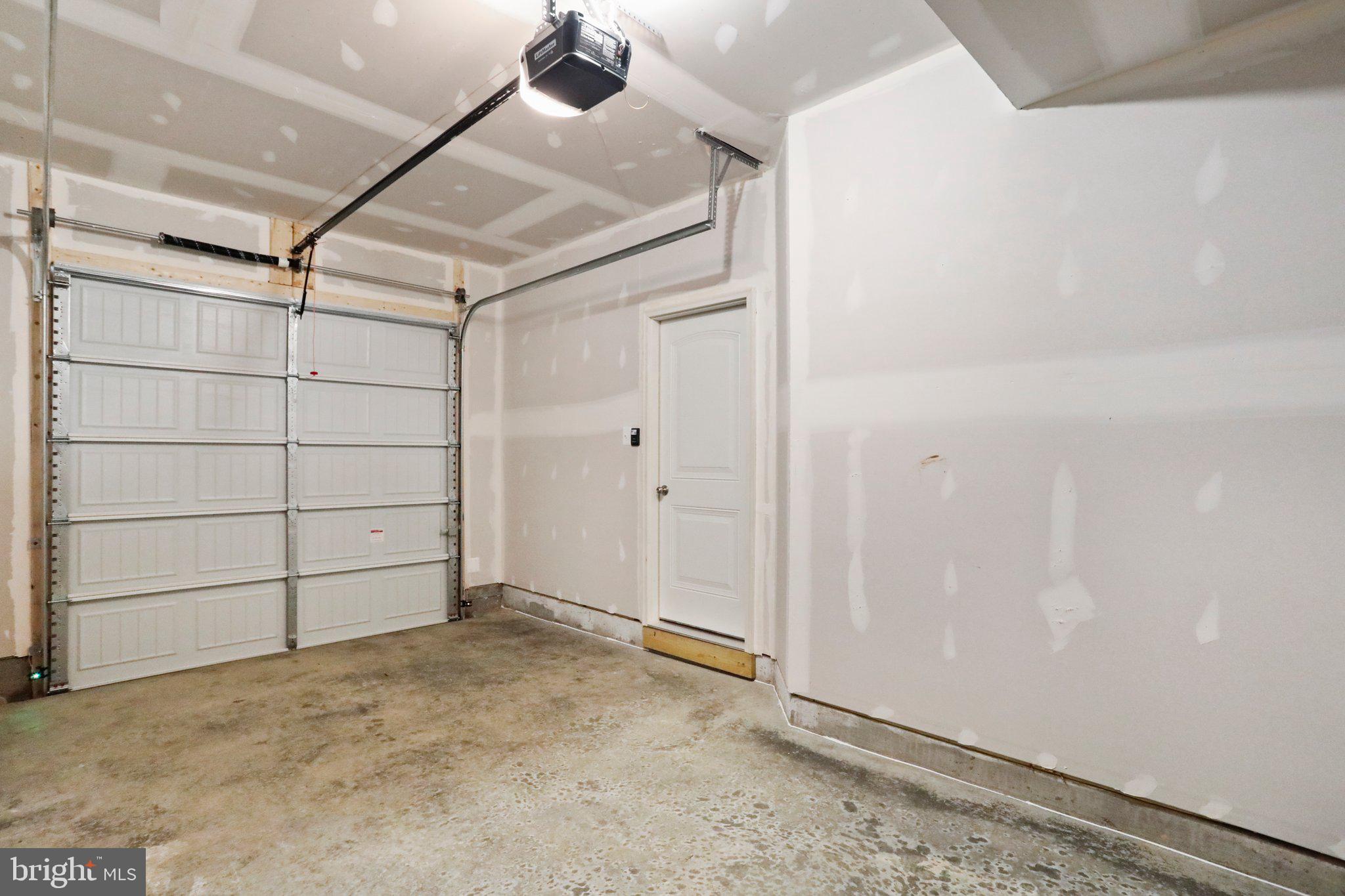 OVERLOOK AT RIVERSIDE TOWNHOMES - Residential Lease