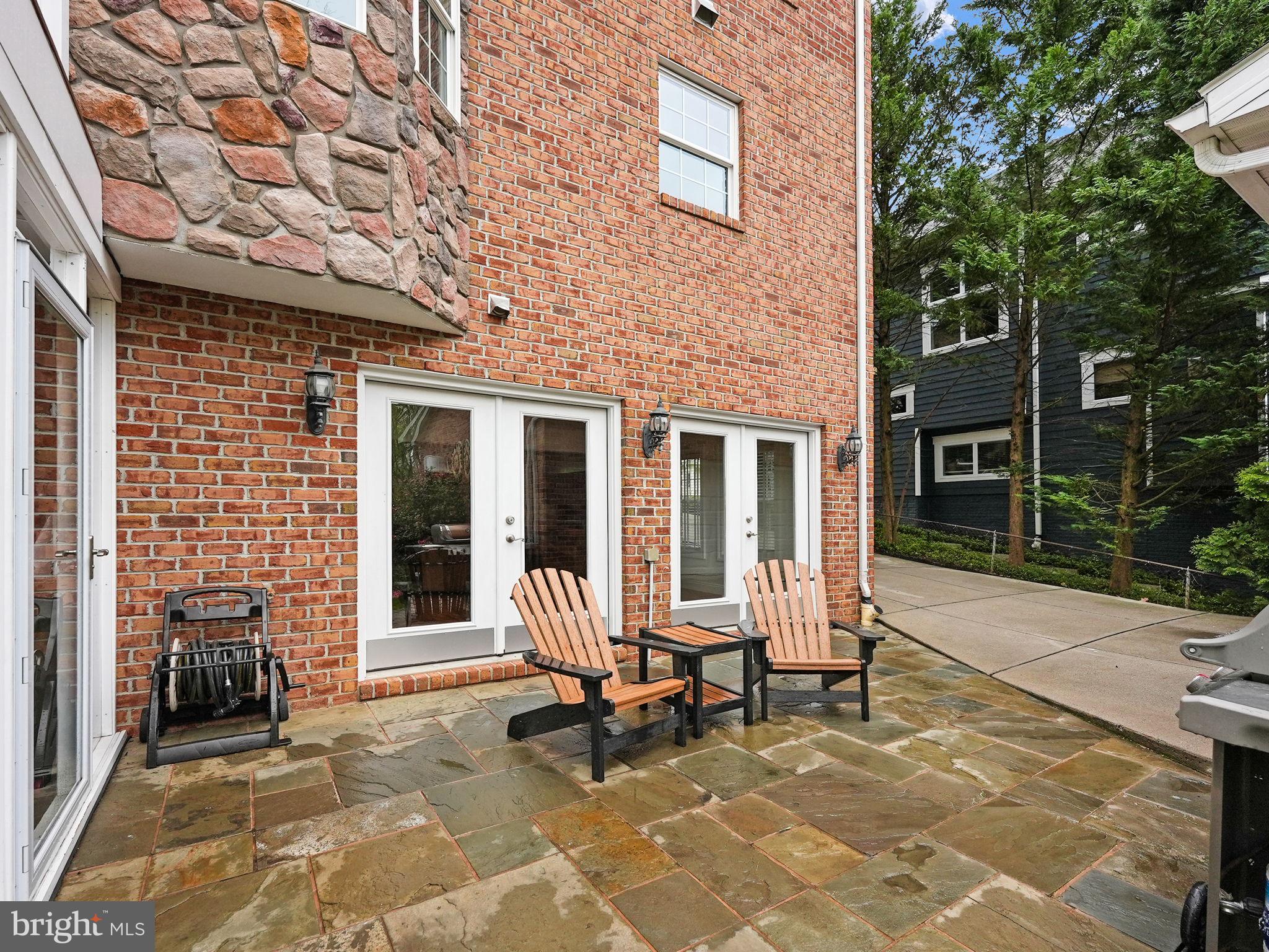 VIENNA WOODS - Residential