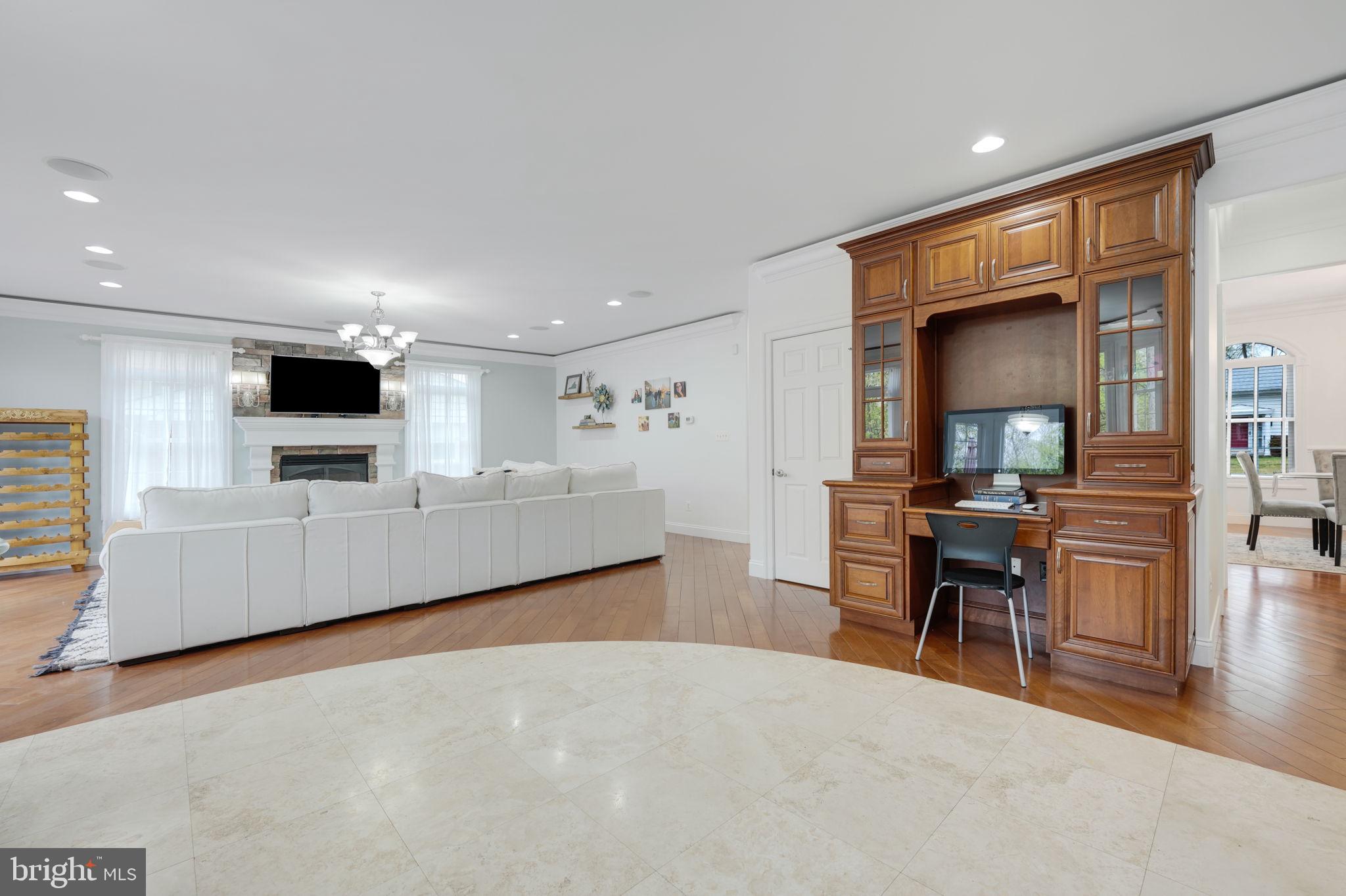 VIENNA WOODS - Residential