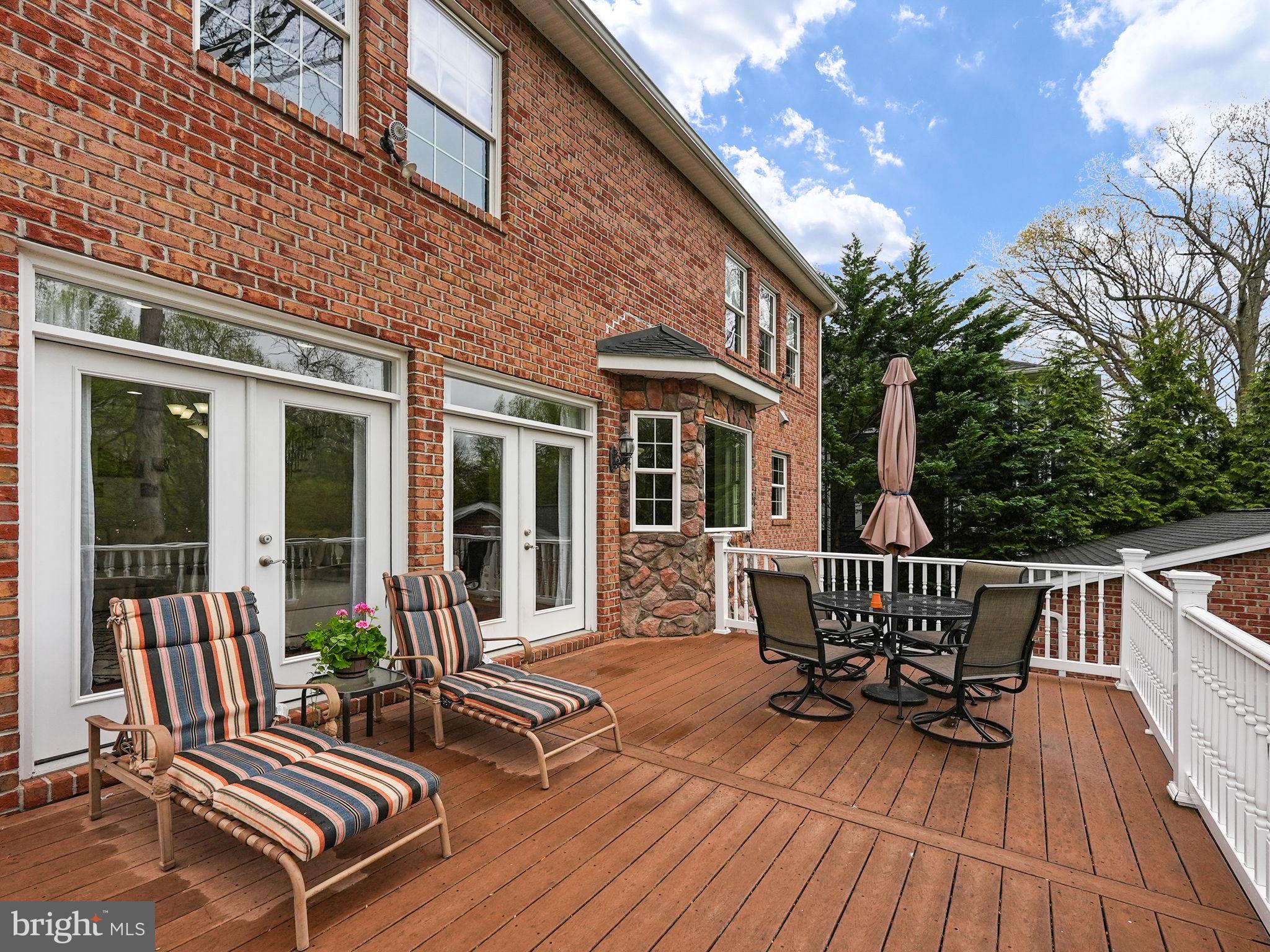 VIENNA WOODS - Residential