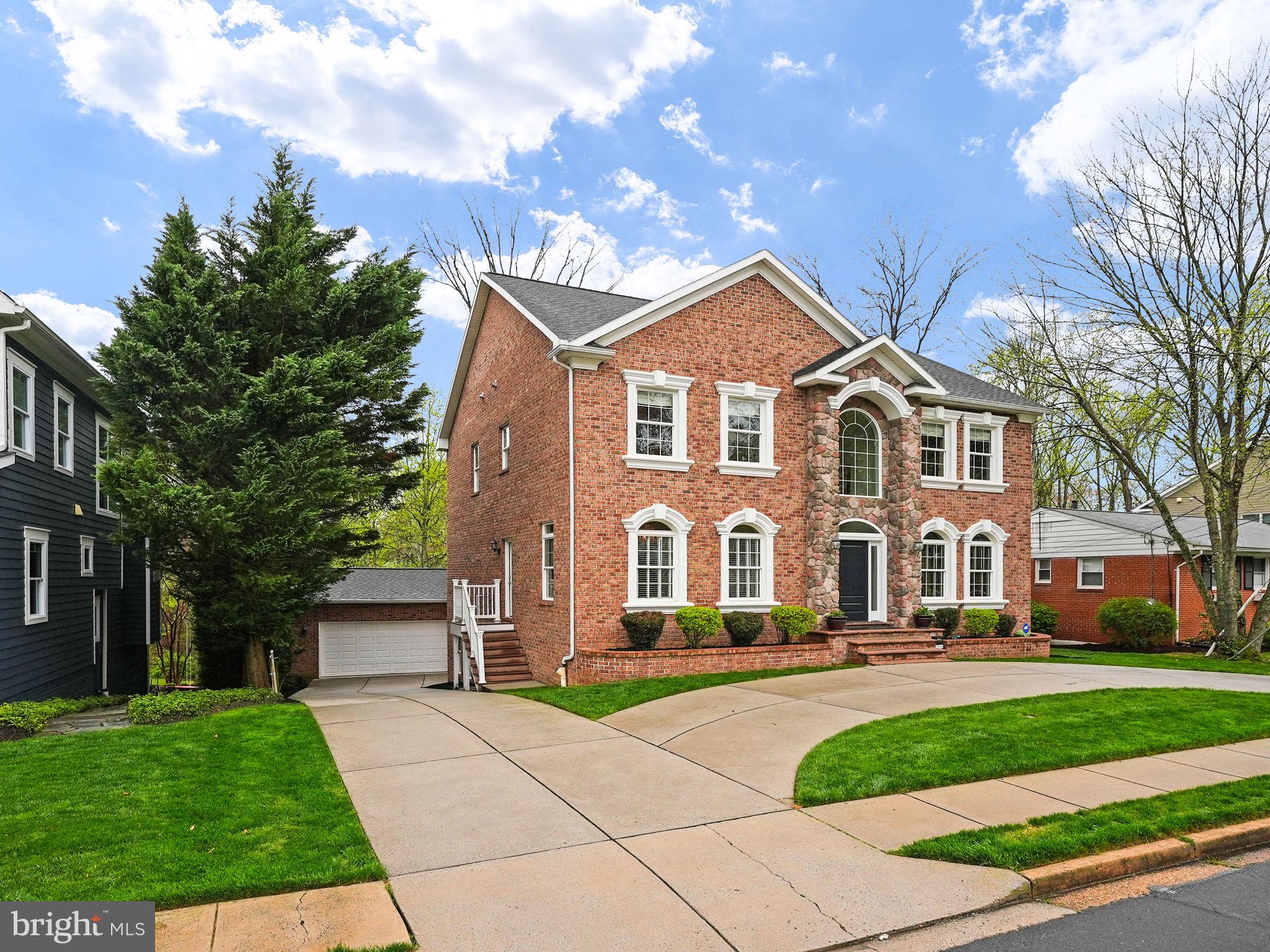 VIENNA WOODS - Residential