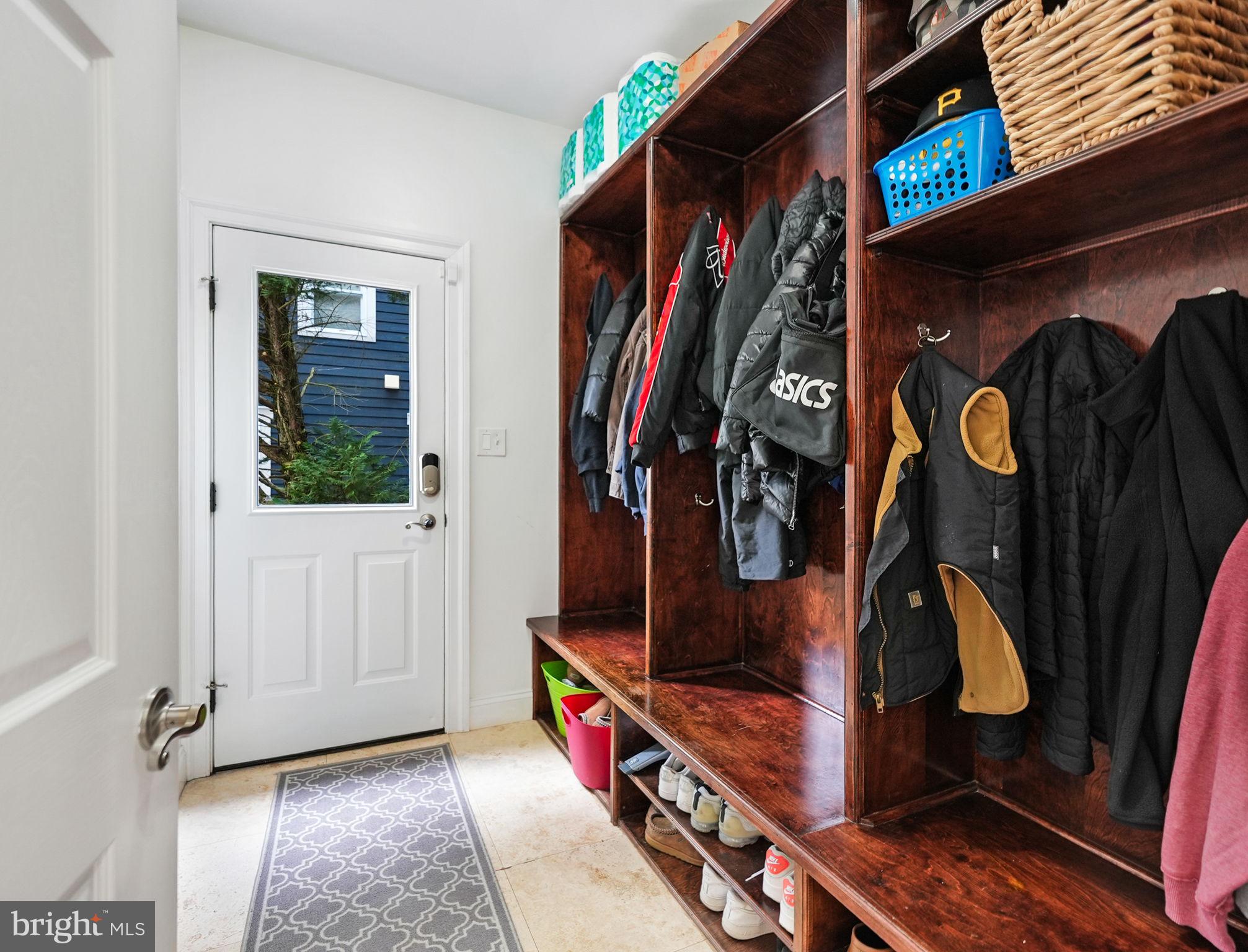 VIENNA WOODS - Residential